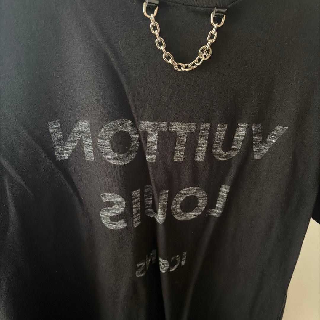 Louis Vuitton Louis Vuitton Black Inverted Logo T-Shirt with Chain Size US M / EU 48-50 / 2 - 3 Thumbnail