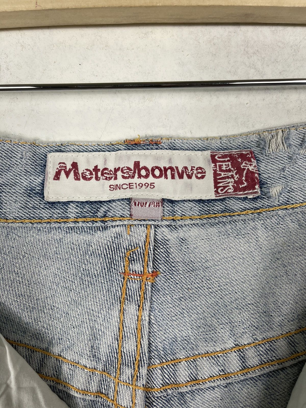 Japanese Brand Meterbonwe Faded Blue Zipper Fly Jeans Size US 30 / EU 46 - 16 Thumbnail