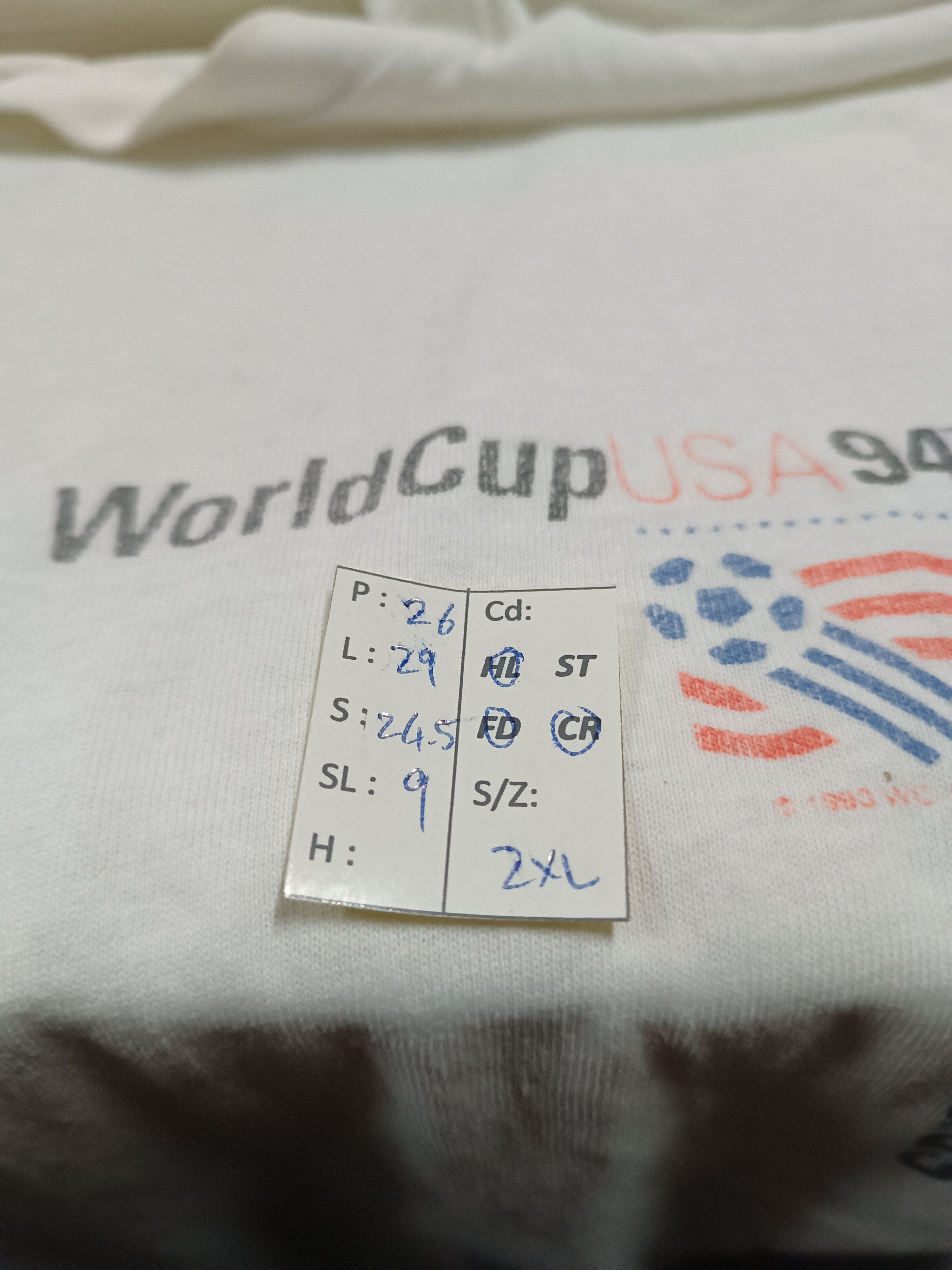 Vintage THRASHED FADED VINTAGE '94 WORLD CUP USA OVERSIZE TEE Size US XXL / EU 58 / 5 - 22 Thumbnail