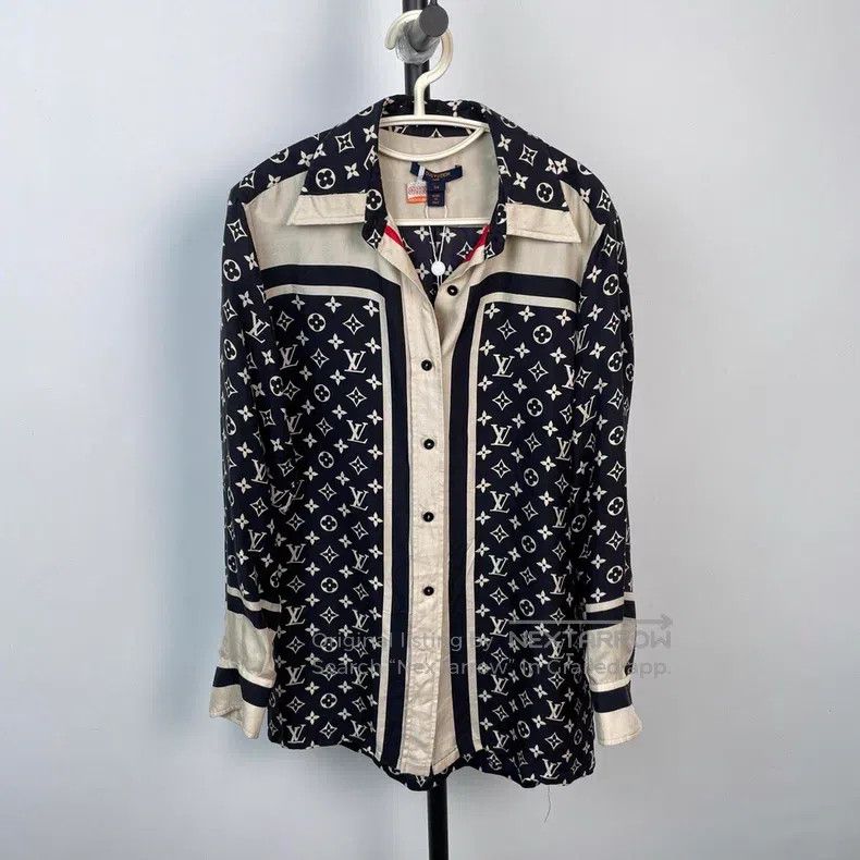 Louis Vuitton Louis Vuitton Full print silk shirt Size XXS / US 00 / IT 34 - 1 Thumbnail