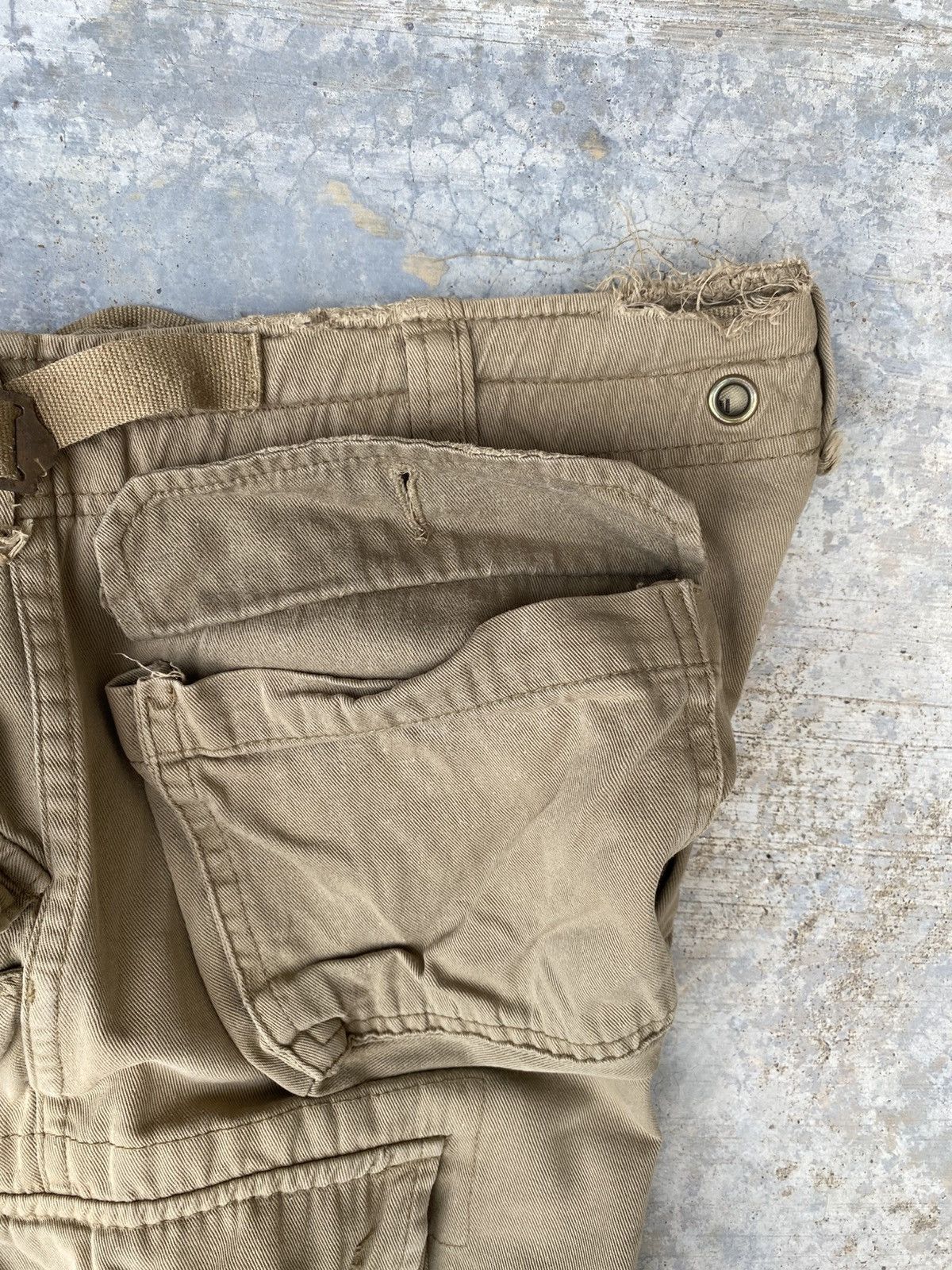 Abercrombie & Fitch Distressed Abercrombie baggy M65 cargo pants Size US 34 / EU 50 - 14 Thumbnail