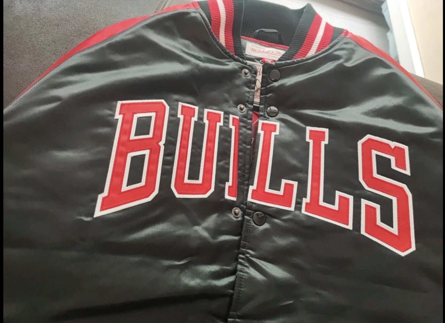 Mitchell & Ness Chicago Bulls Varsity Jacket – NBA Finals 1996 Size US L / EU 52-54 / 3 - 9 Thumbnail
