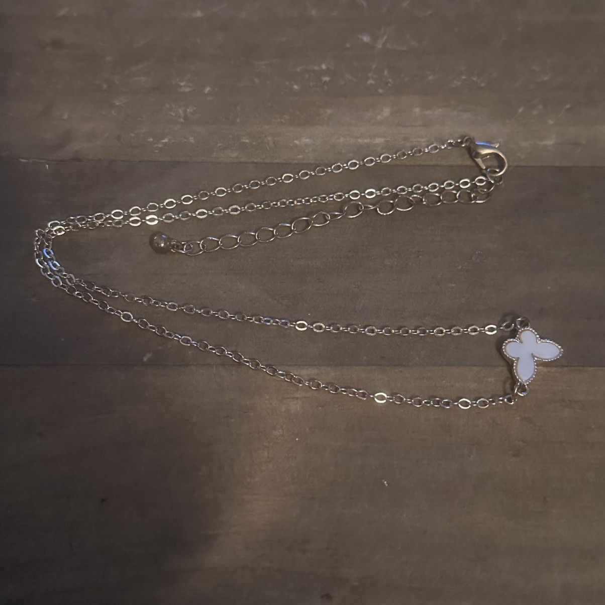 Other Gold tone mother of pearl butterfly necklace Size ONE SIZE - 2 Thumbnail