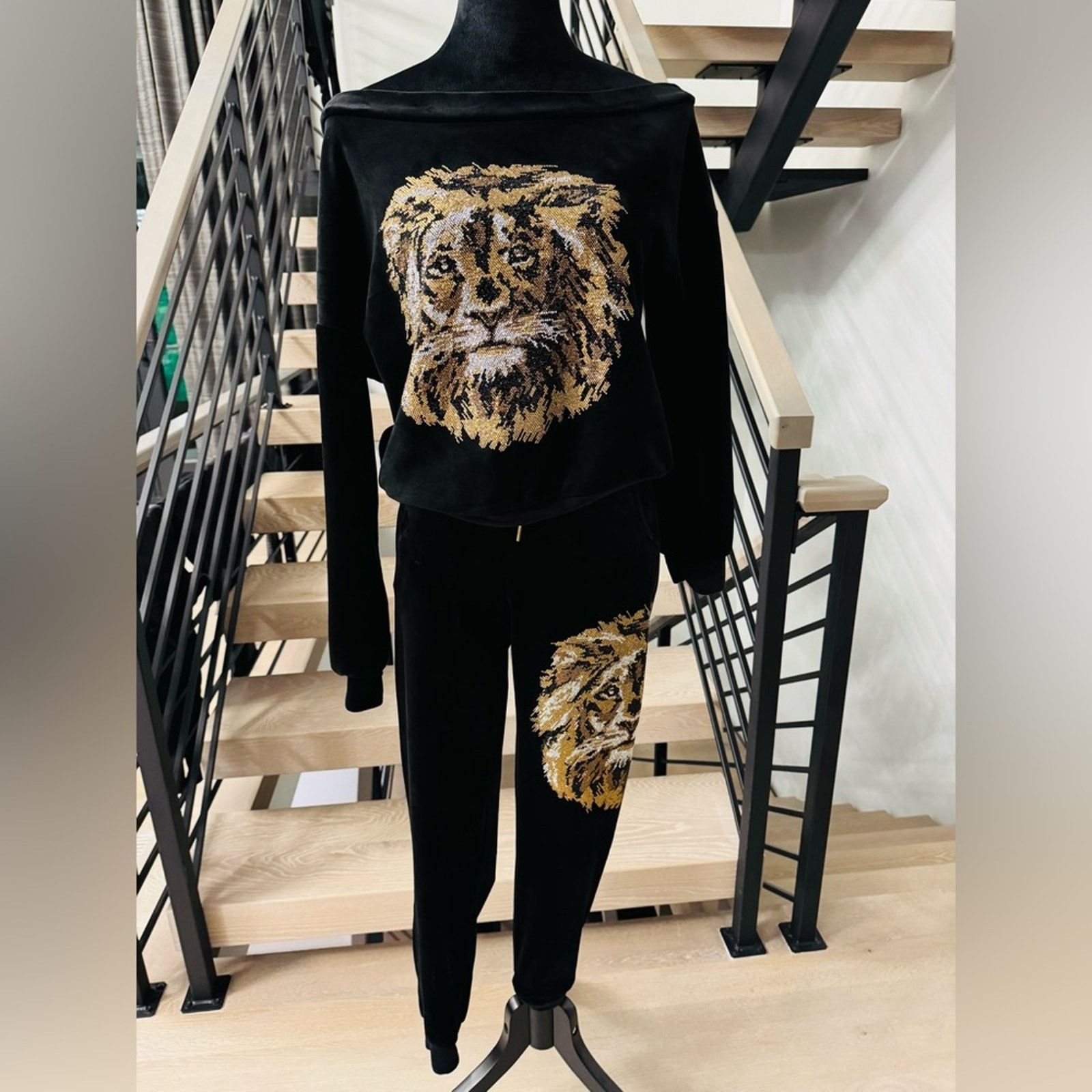 Other Velvet studded Lion Set in Black and Gold Track suit size XS Size 25" / US 0 / IT 36 - 1 Thumbnail