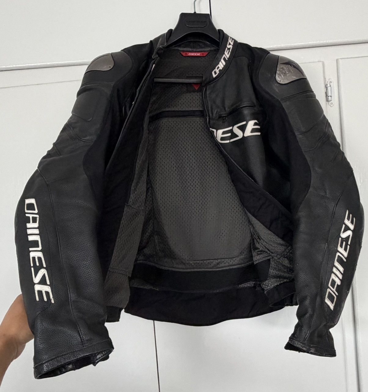 Dainese DAINESE RACING 3 D AIR MENS LEATHER SPORTS MOTORCYCLE JACKET Size US L / EU 52-54 / 3 - 7 Thumbnail