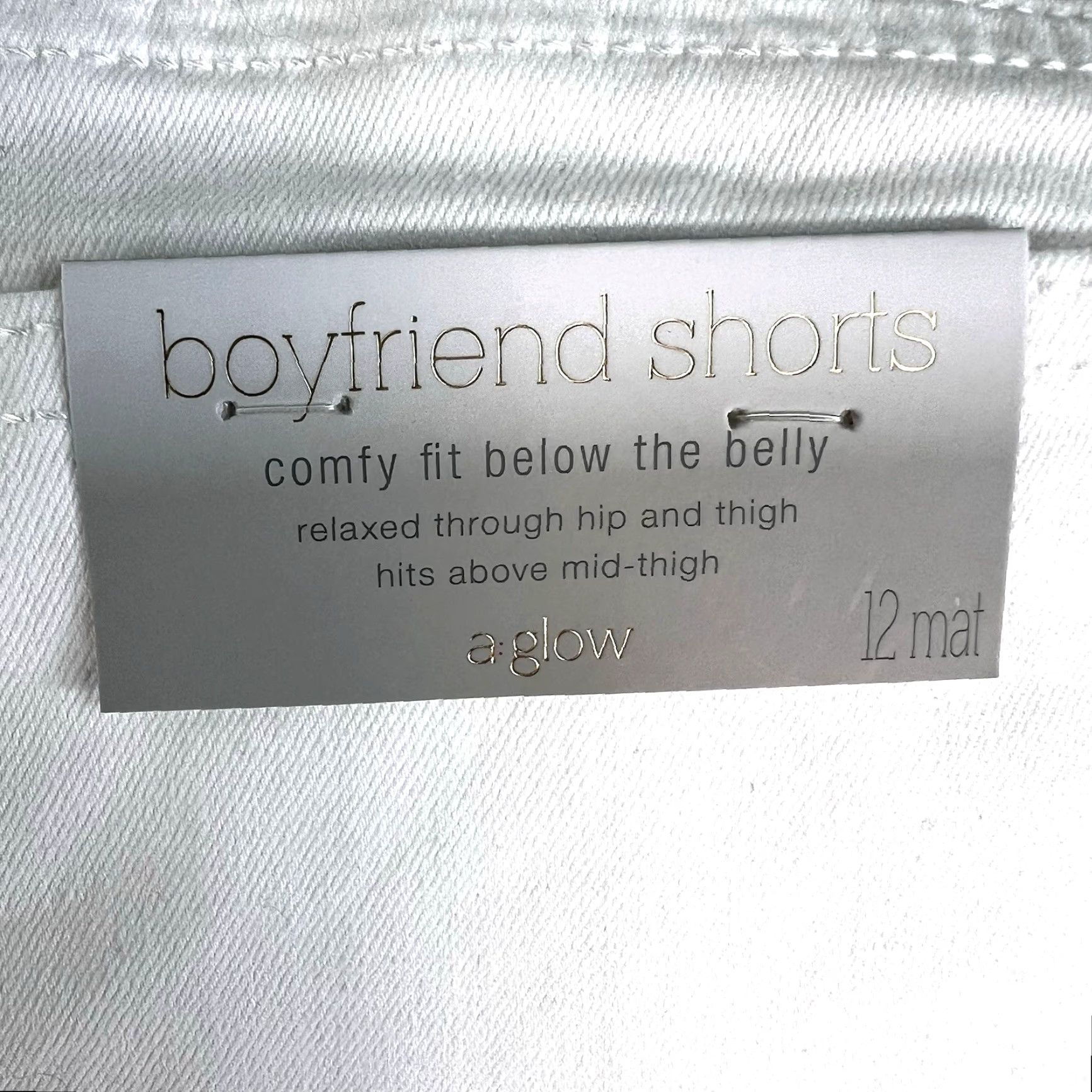 Vintage a:glow Maternity White a:glow Boyfriend Shorts Denim 12 Womens Regular High Rise 4.5 Inseam 5-Pocket NWT Non NWT Size 34" / US 12 / IT 48 - 6 Thumbnail
