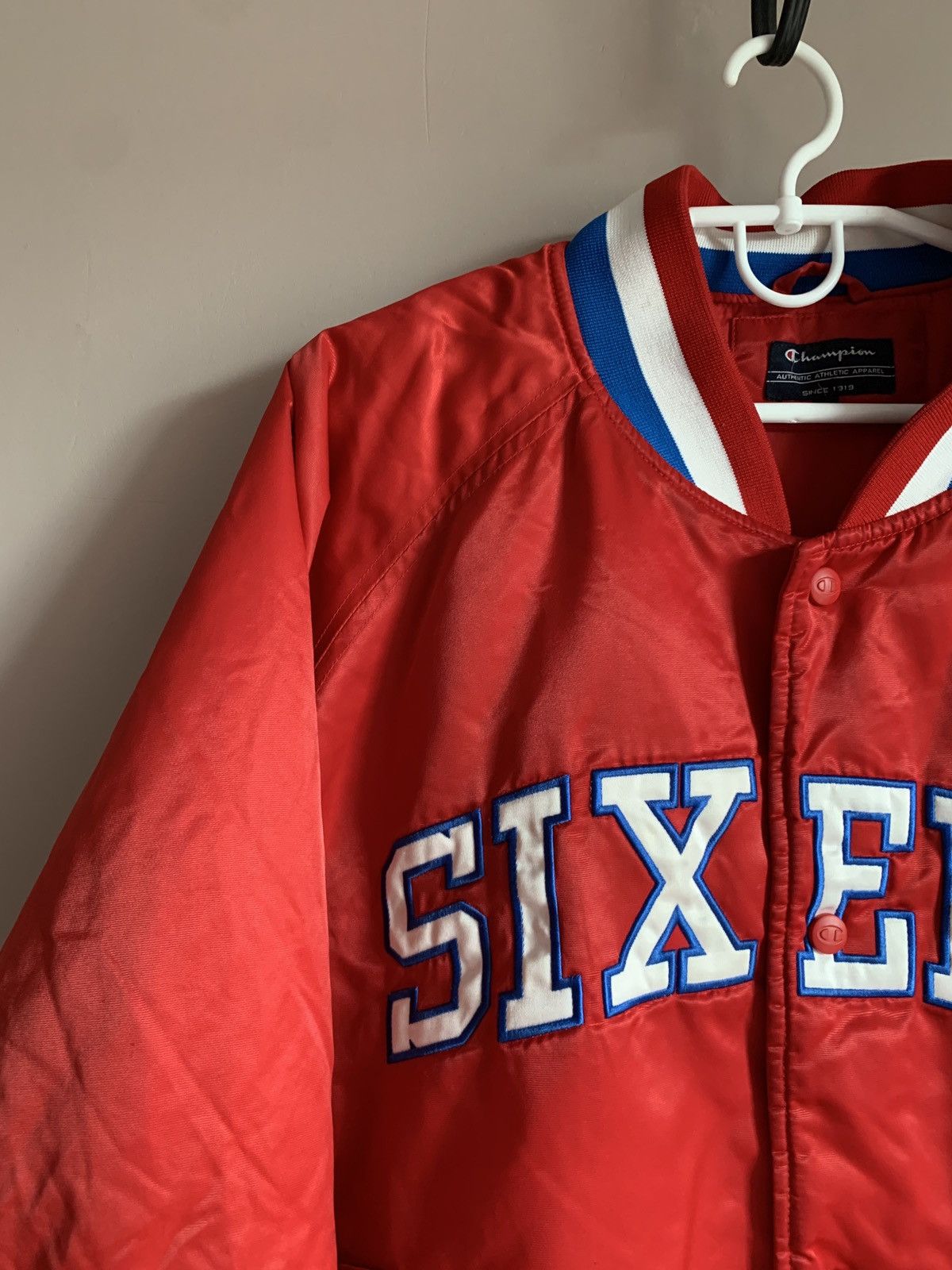 Champion Philadelphia 76ers Sixers Basketball Jacket NBA Champion L Size US L / EU 52-54 / 3 - 3 Thumbnail