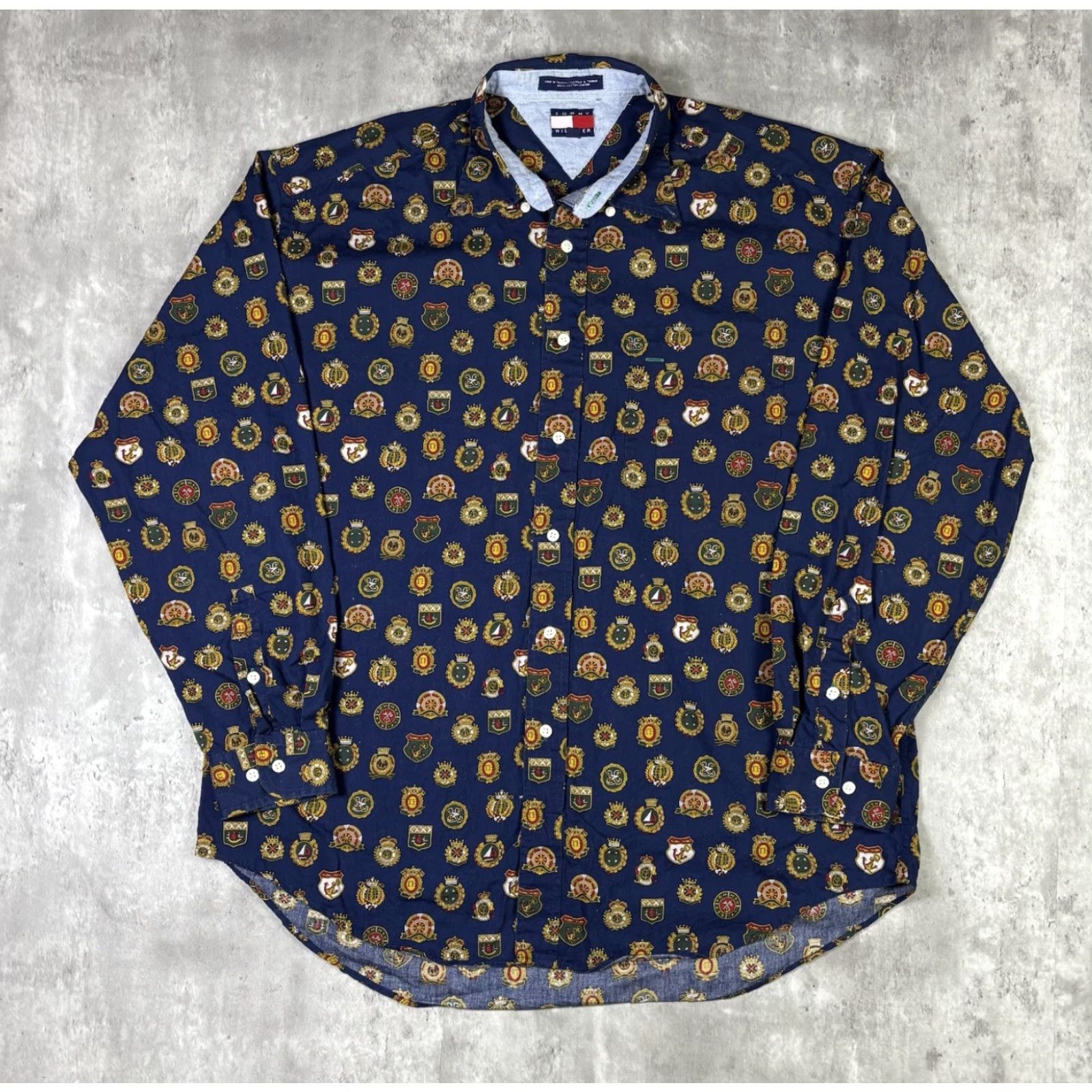 Tommy Hilfiger VINTAGE Tommy Hilfiger Shirt Button Up Sailor Flag Nautical Size Large 90s Size US L / EU 52-54 / 3 - 2 Thumbnail
