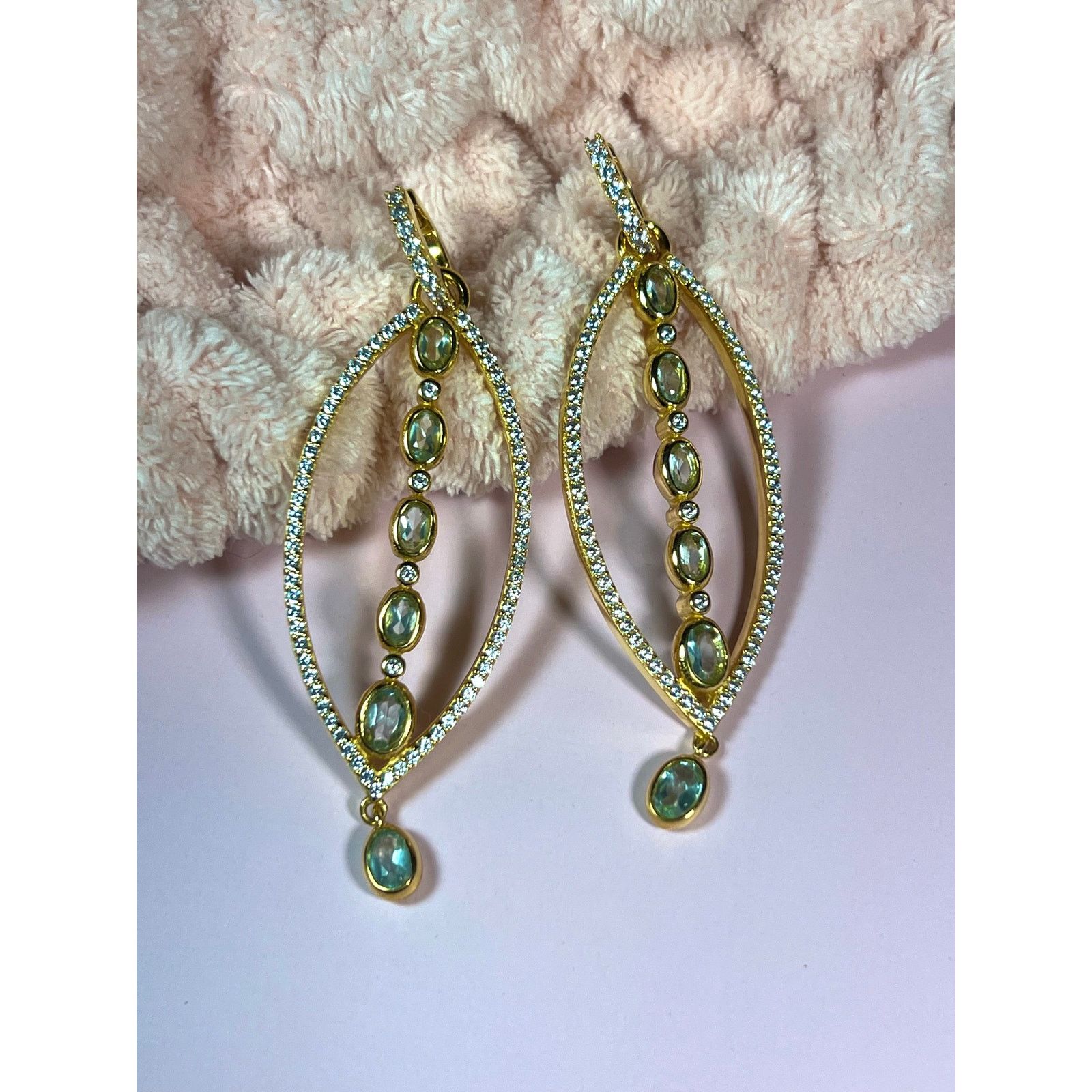 Jewelry Hespera Huggie Earrings in Gold, Women's