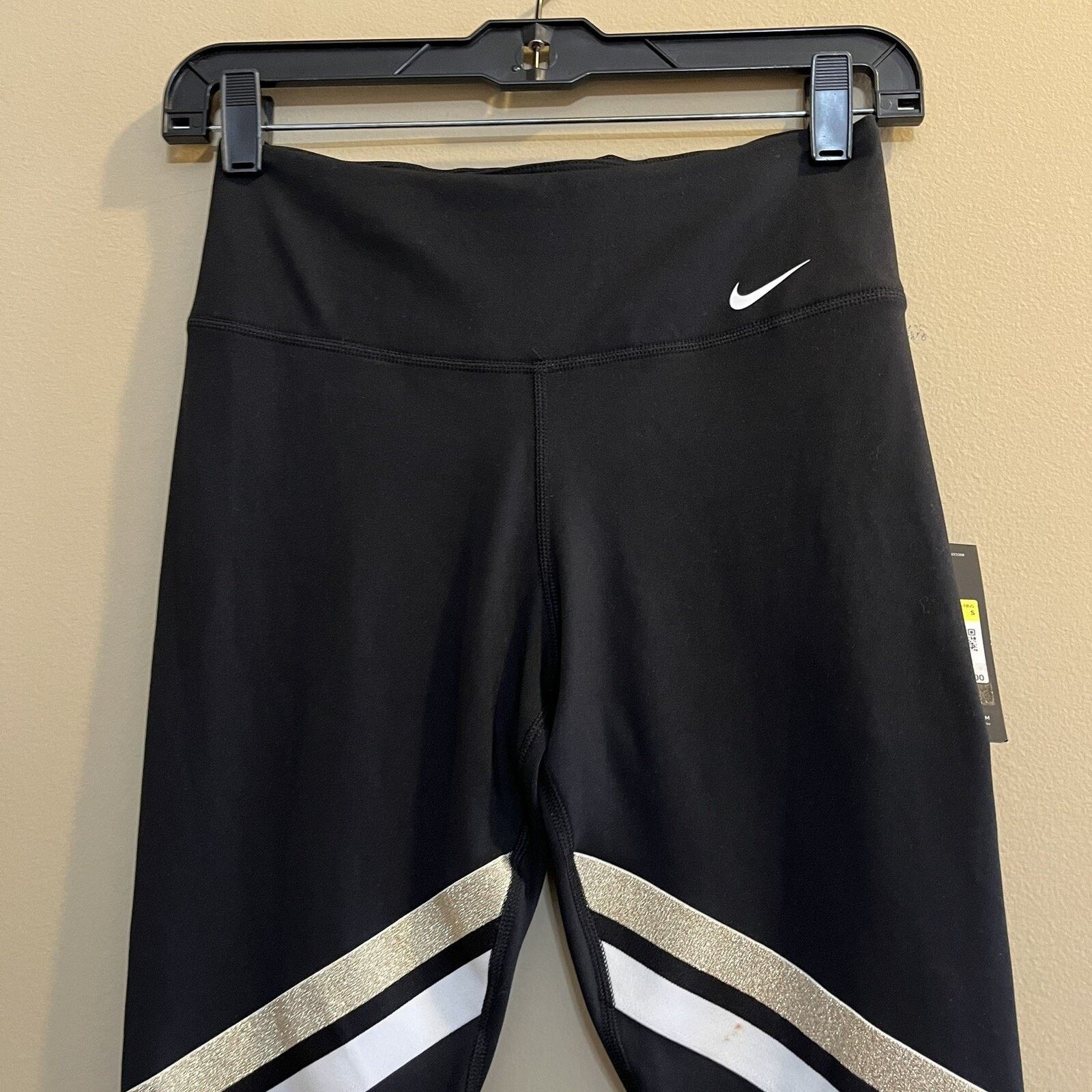 Nike Nike Dri-Fit NWT Women's Black Gold Striped Leggings Sz S Size 26" / US 2 / IT 38 - 4 Thumbnail
