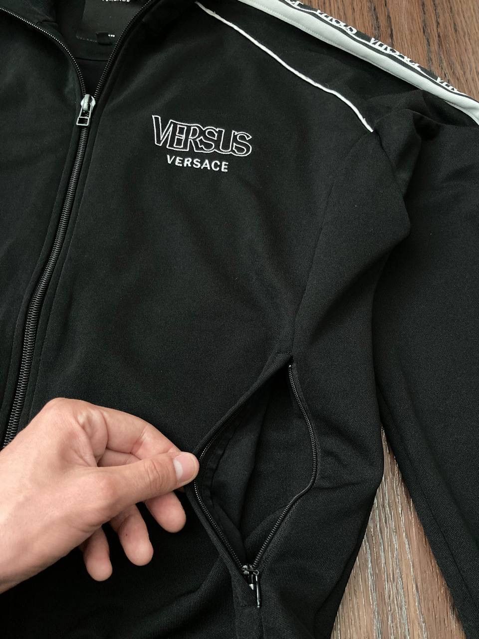 Versace Versace Versus Luxury collection Zip Size L Size US L / EU 52-54 / 3 - 4 Thumbnail
