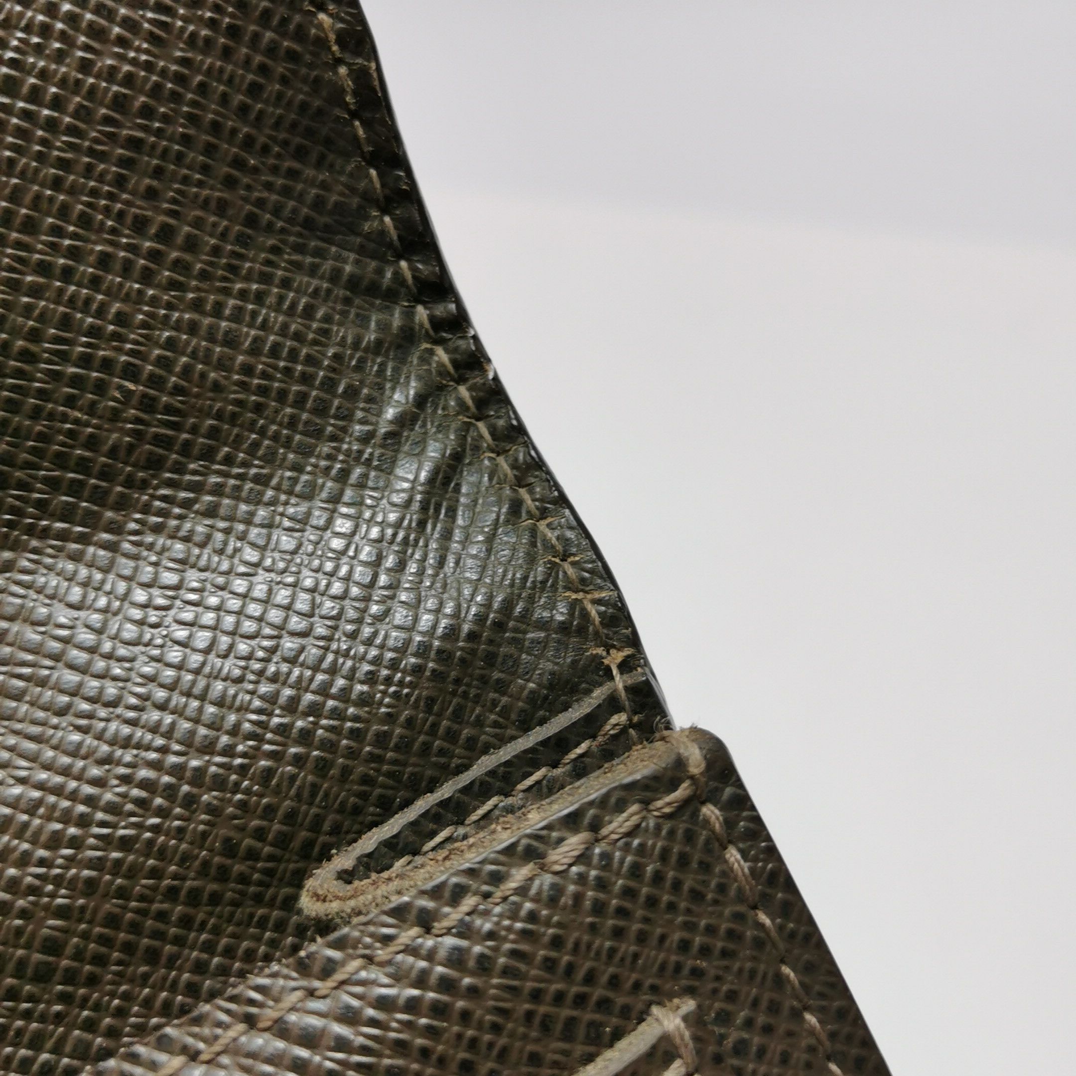 Louis Vuitton Louis Vuitton (LV) Cowhide Solid Color S-lock Clutch -y2506 Size ONE SIZE - 7 Thumbnail