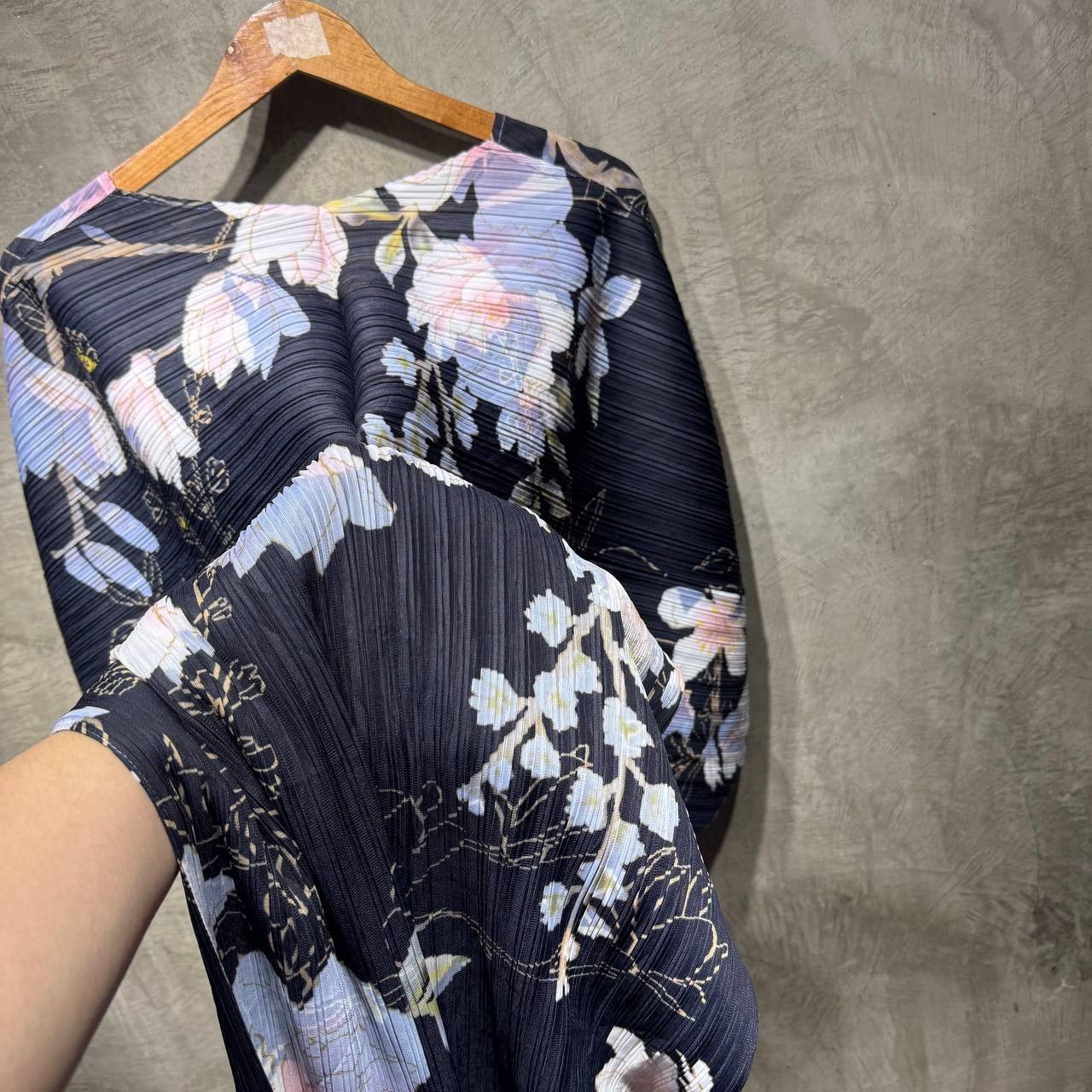 Pleats Please Issey Miyake Issey Miyake Pleats Please Japanese Style Flower Dress BNWT Size L / US 10 / IT 46 - 9 Thumbnail