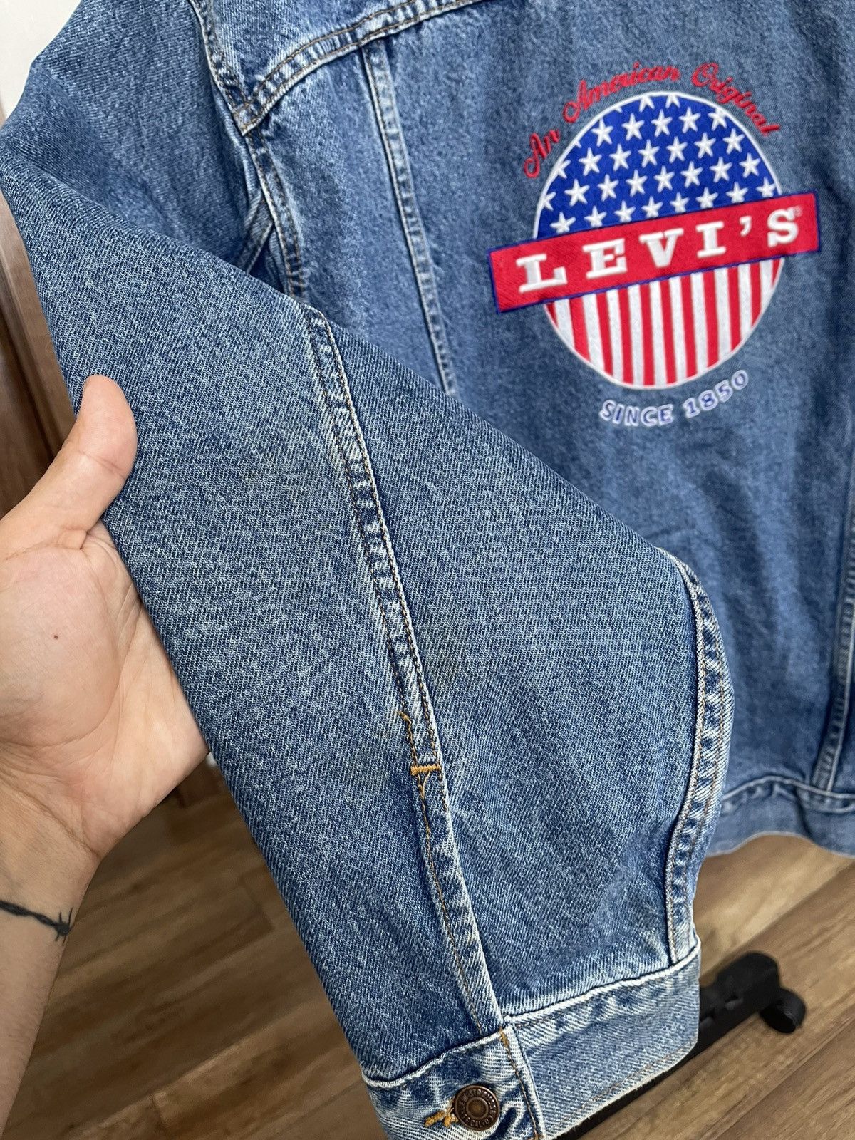Levi's Vintage Clothing Levis Vintage Denim Jacket Big Logo Embroidered 80s Size US XL / EU 56 / 4 - 16 Thumbnail