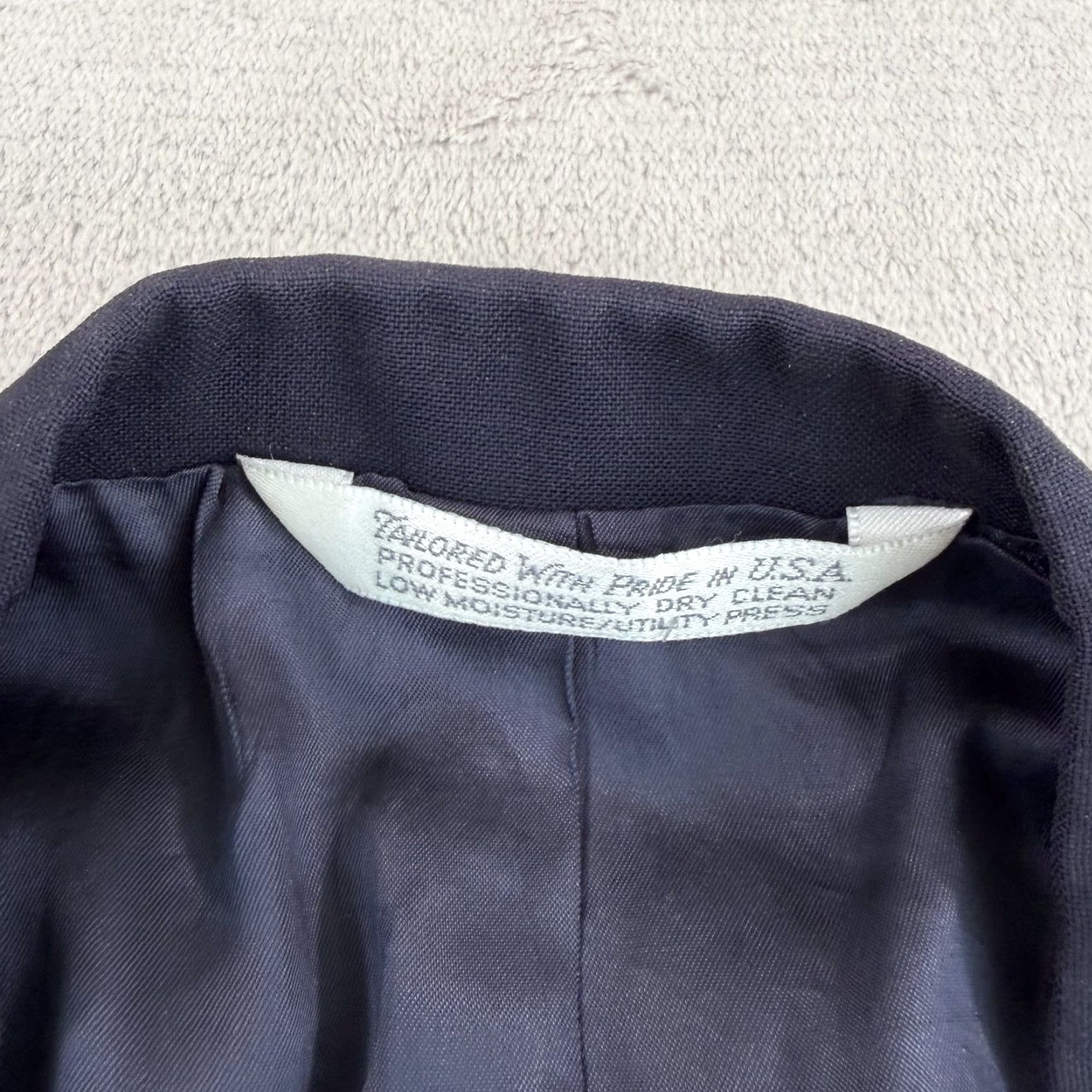 Lands' End VINTAGE Lands End Blazer Men 42Navy Wool Two-Button Front Notch Lapel Single Vent Regular Fit 2 Piece USA Made Blue Wool Blazer Mens Size 42R - 3 Thumbnail