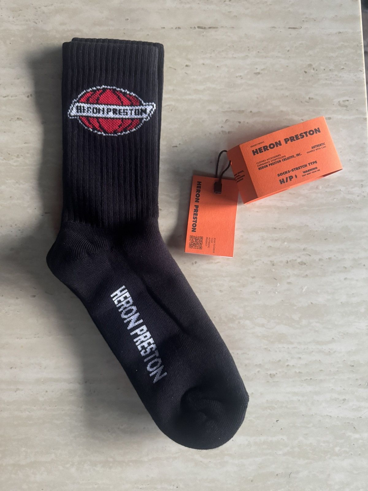 Heron Preston Heron Preston Globe Logo Crew Socks in Black (MEDIUM) Size ONE SIZE - 2 Thumbnail