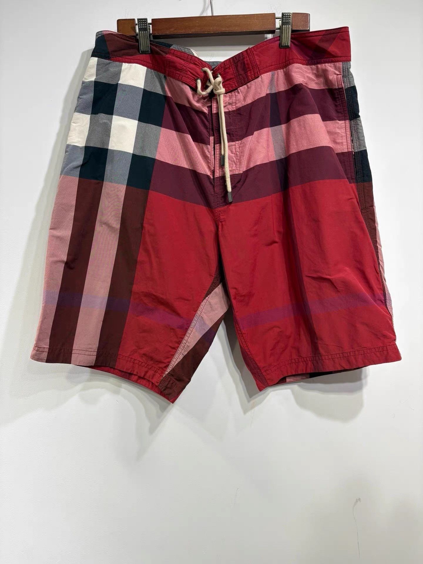 Burberry Burberry Men's Dark Red Plaid Five-point Casual Shorts K29 Size US 37 - 1 Thumbnail