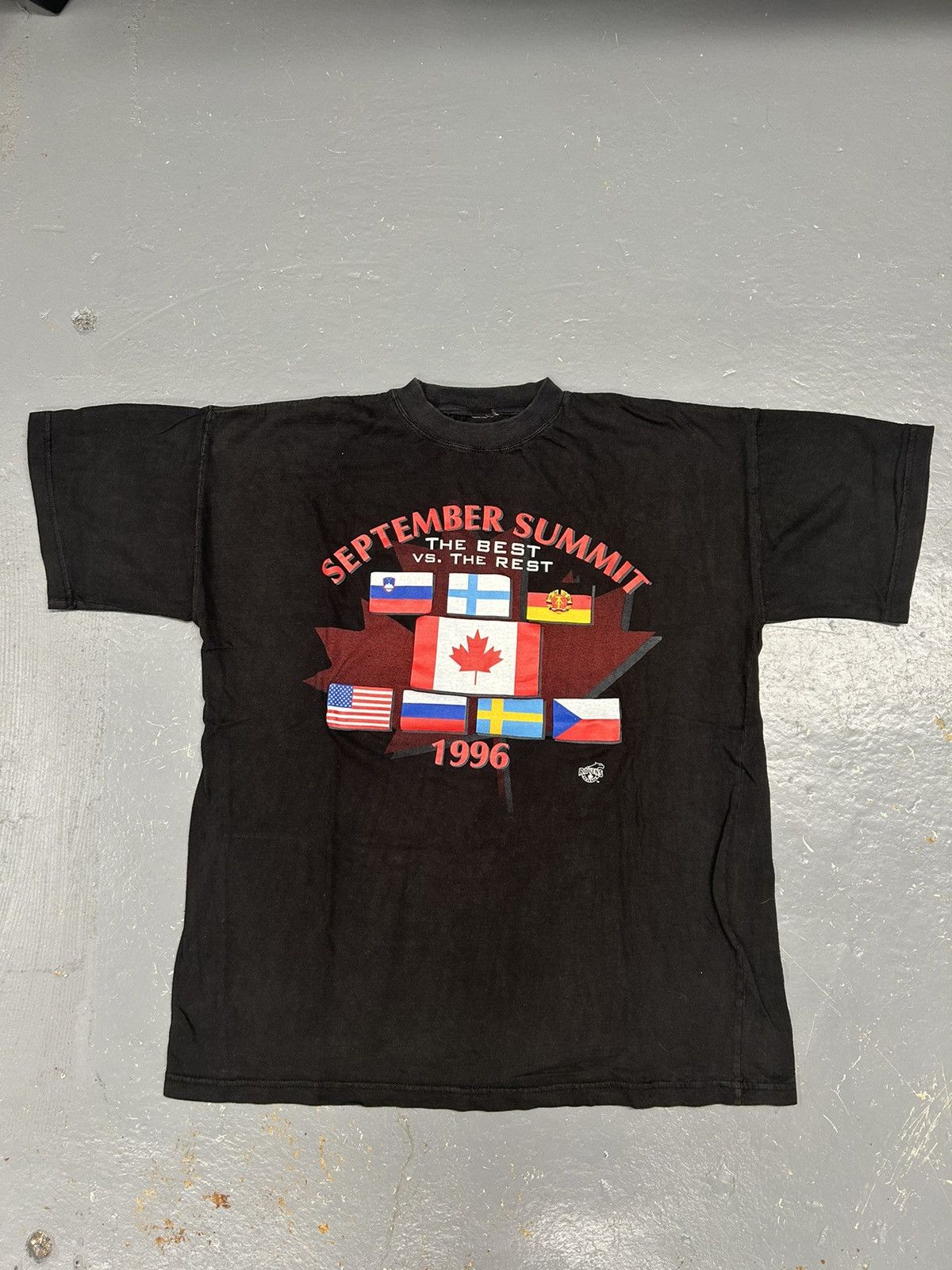 Vintage Crazy Vintage 1996 World Cup of Hockey Black Graphic T-Shirt Size US XL / EU 56 / 4 - 1 Thumbnail
