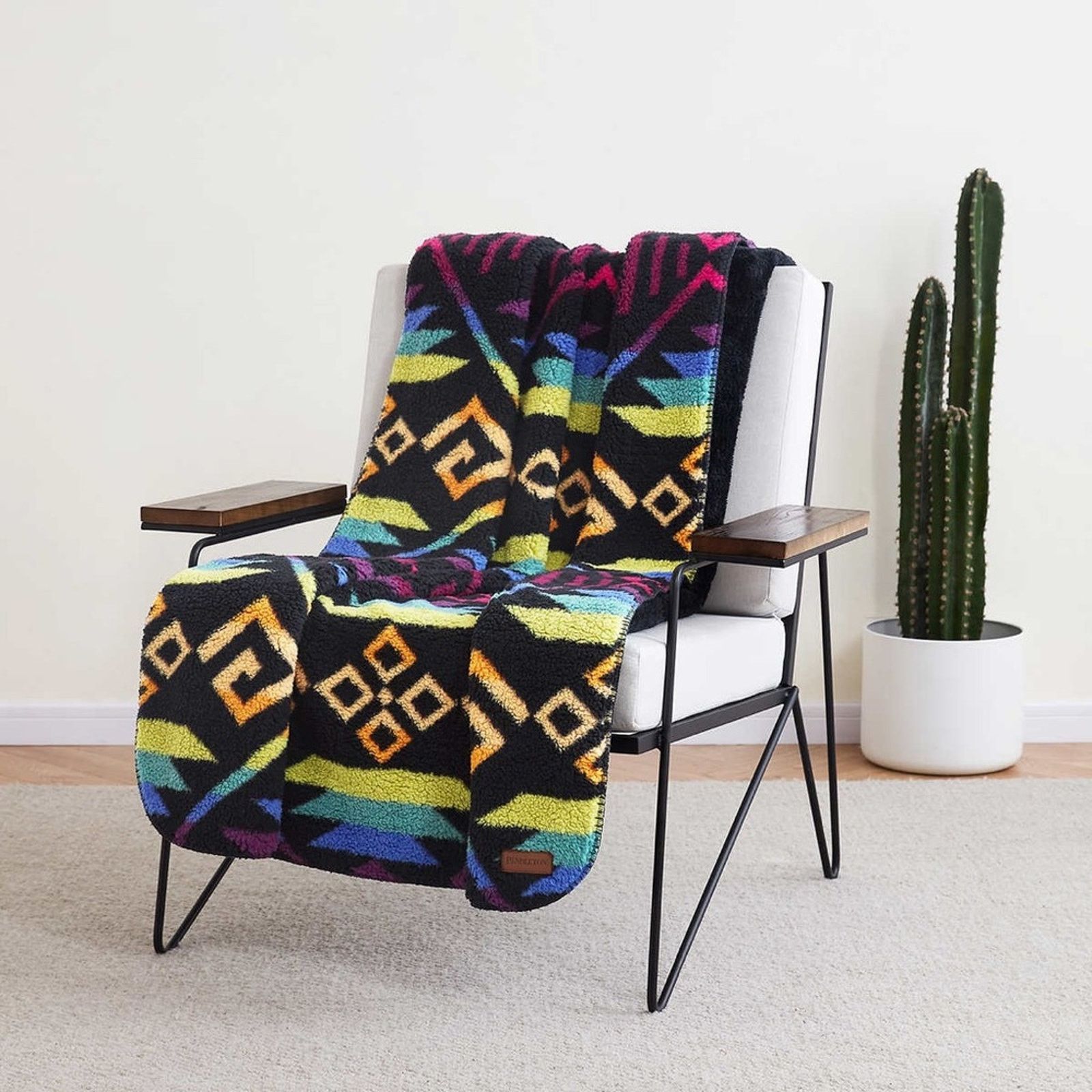 Pendleton 🎉LAST PIECE🎉Pendleton Sherpa Fleece Throw Size ONE SIZE - 1 Thumbnail