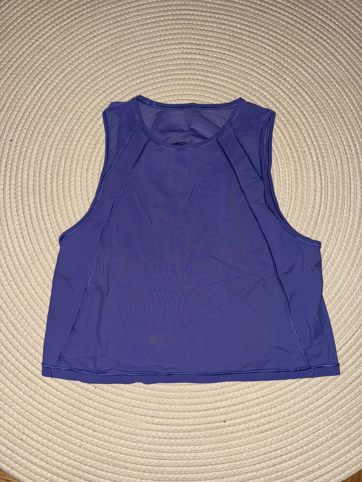 Lululemon Lululemon cut out back crop tank top size 6 Size S / US 4 / IT 40 - 1 Thumbnail