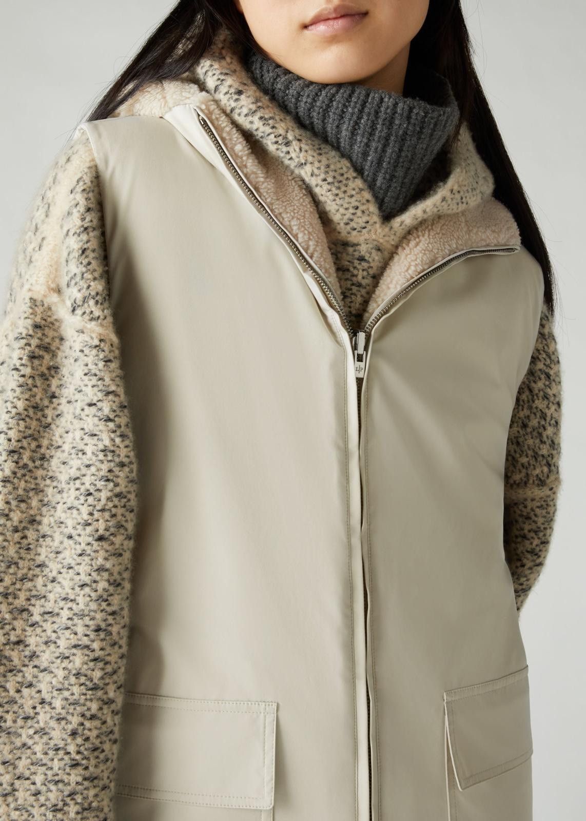 Loro Piana o1srvl11e0425 FAN0171 Reversible Vest in Off White Size M / US 6-8 / IT 42-44 - 2 Thumbnail