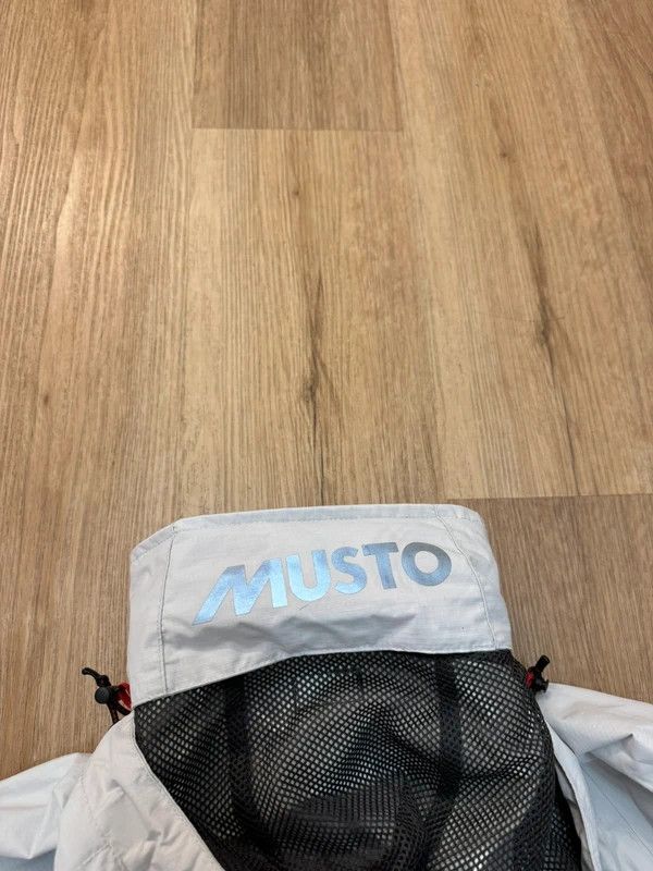 Musto Musto Corsica 2.0 Sardinia size 12 L Sailing Jacket Size L / US 10 / IT 46 - 15 Thumbnail