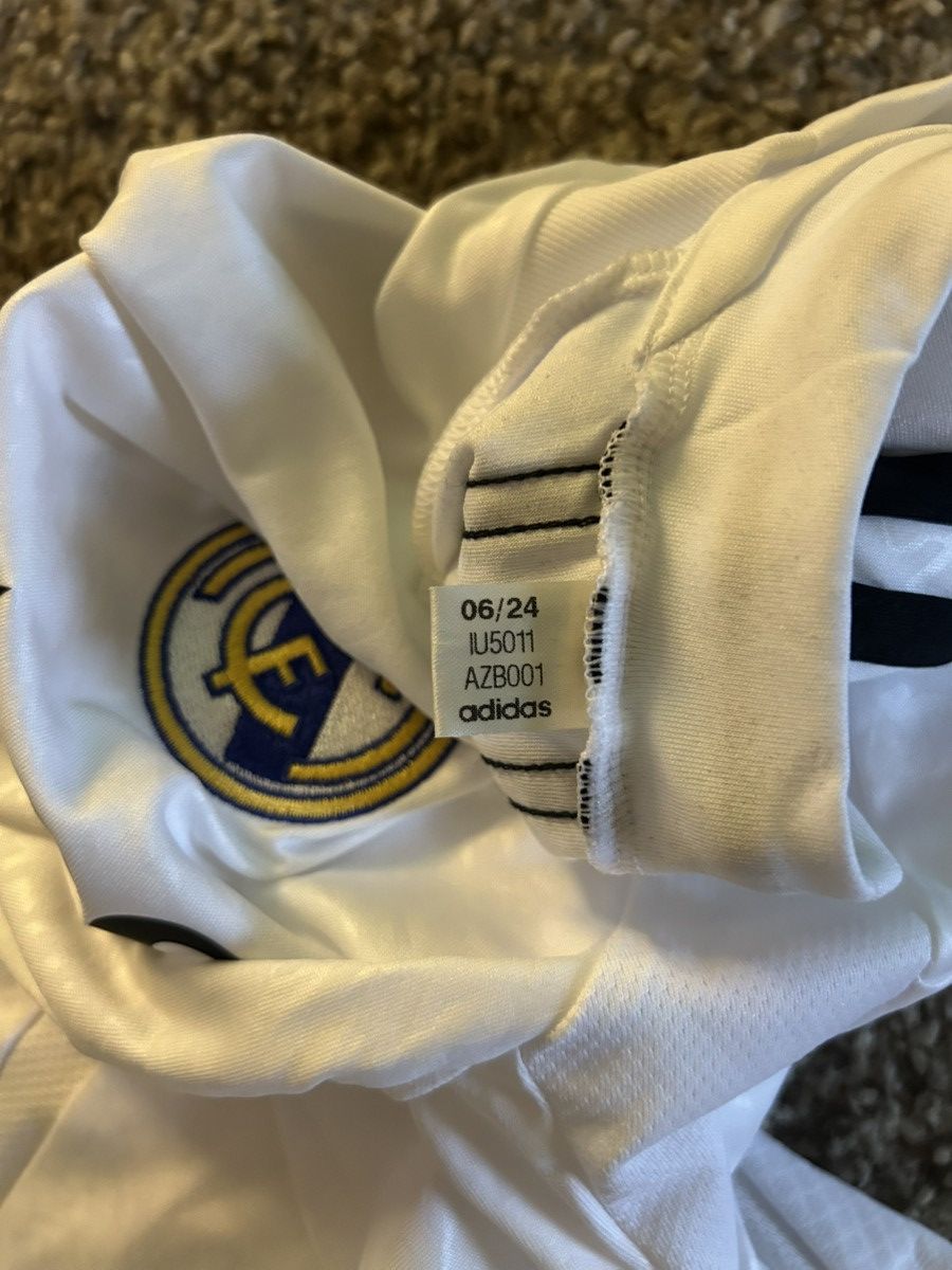 Adidas Real Madrid 2024/2025 Home Jersey Size US XS / EU 42 / 0 - 5 Thumbnail