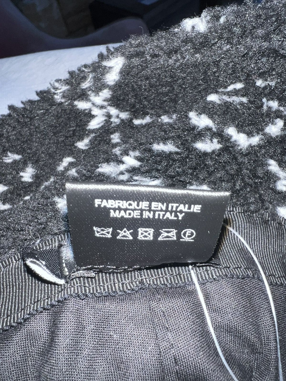 Chanel Chanel Authentic Faux Fur Chloche BNWT SZ 56 Iconic CC Logo Size ONE SIZE - 7 Thumbnail