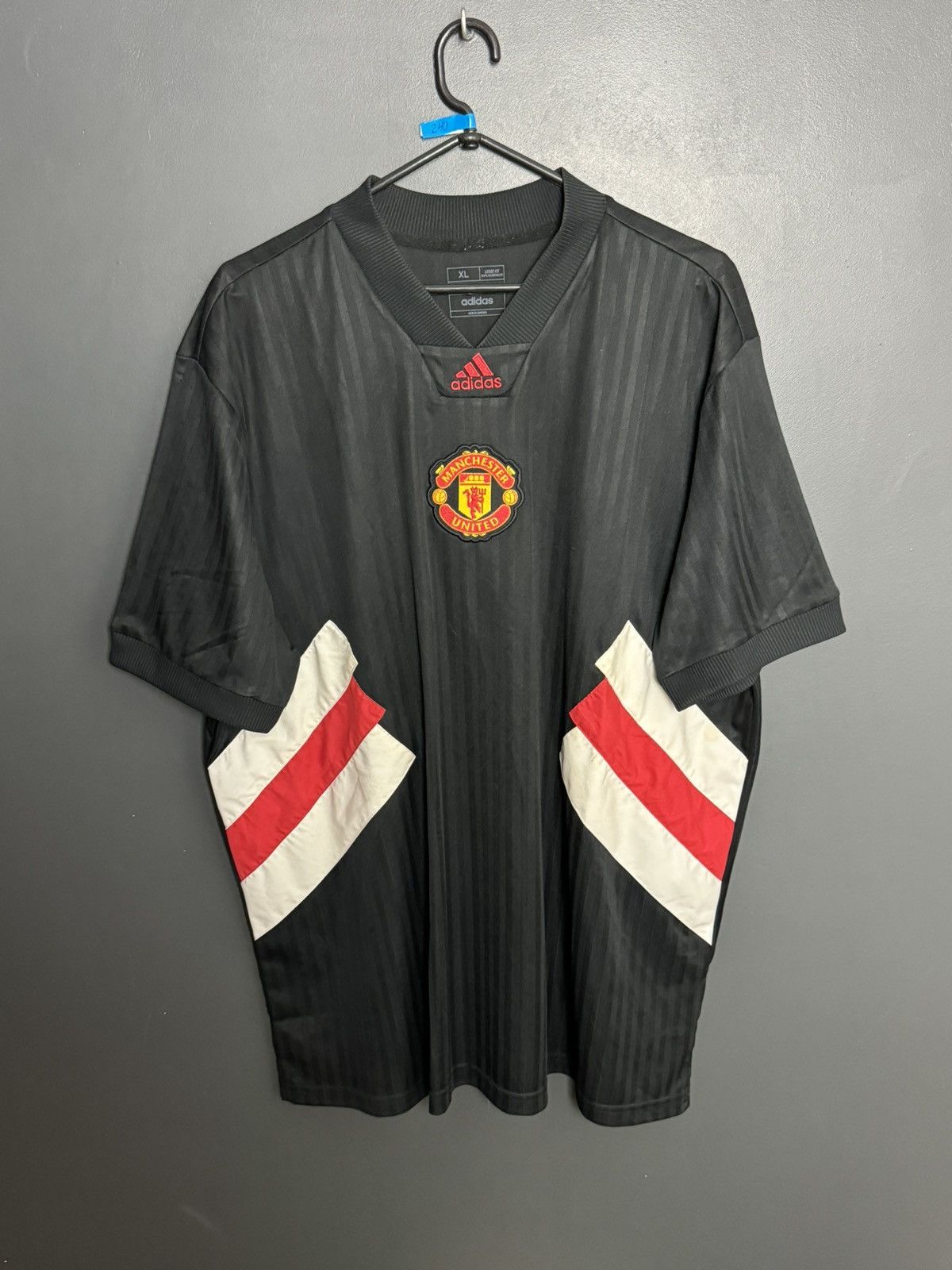 Adidas Manchester United 22/23 Icon Football Jersey T-Shirt Size US XL / EU 56 / 4 - 1 Thumbnail