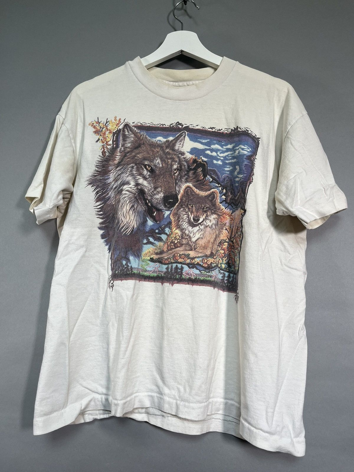 Vintage Vintage Crazy Wolf Graphic Nature Beauty Tee Size US L / EU 52-54 / 3 - 1 Thumbnail