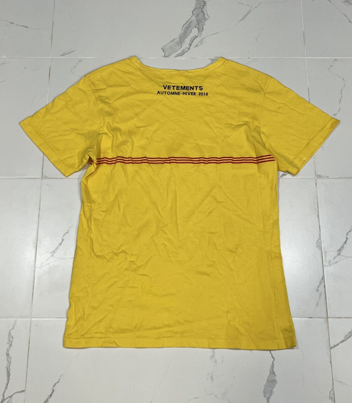 DHL Vetements DHL T-Shirts Size US M / EU 48-50 / 2 - 8 Thumbnail