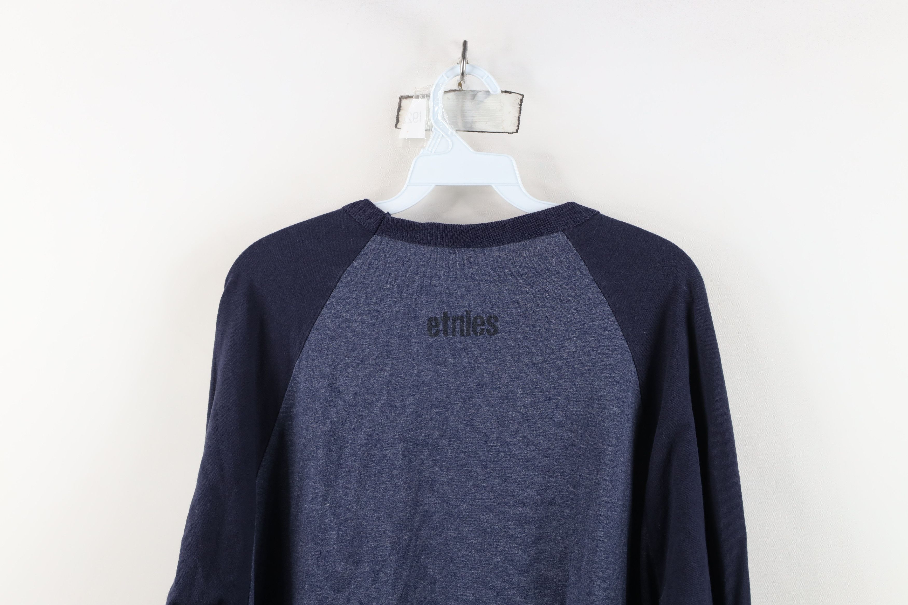 Etnies Vintage 90s Etnies Skateboard Long Sleeve T-Shirt Blue USA Size US XL / EU 56 / 4 - 13 Thumbnail