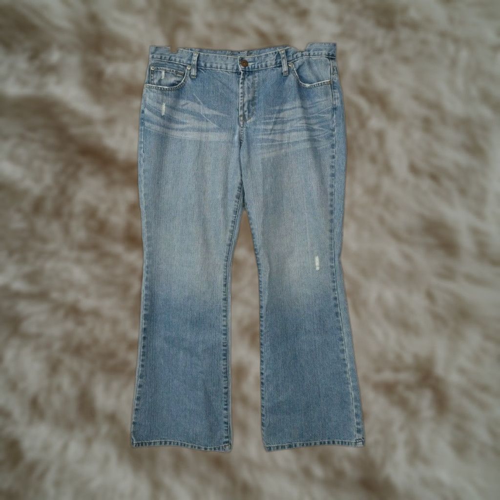 American Eagle Outfitters American Eagle Outfitters Jeans Womens Hipster Flare Distressed 37x30 Medium Wash Denim 100% Cotton Jeans Belt? Size 25" / US 0 / IT 36 - 1 Thumbnail