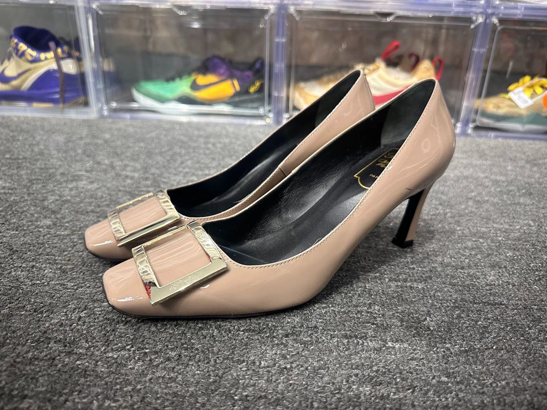 Roger Vivier Roger Vivier Retro Gray Lowtop Sneakers us_7 Women Size US 7 / IT 37 - 1 Thumbnail
