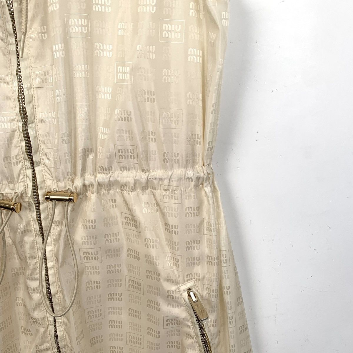 Miu Miu MiuMiu All-over Logo Printed Sleeveless Zip Dress K26WX Size S / US 4 / IT 40 - 4 Thumbnail
