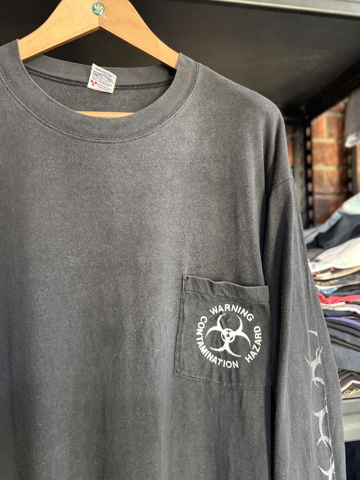Army Of Me Thrashed Vintage 90s Biohazard Level 4 Army Navy Surplus Tee Size US XL / EU 56 / 4 - 7 Thumbnail