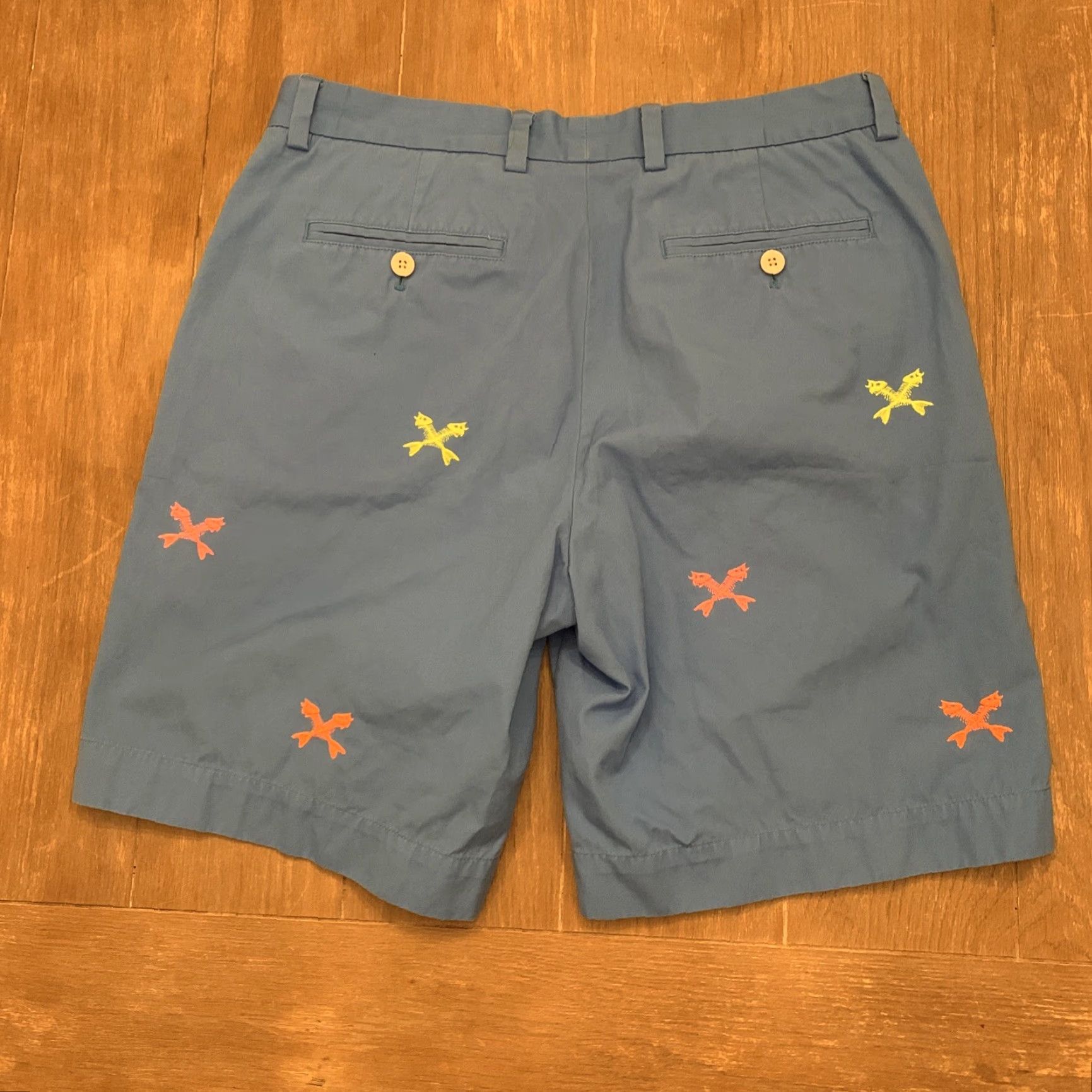 Vineyard Vines VINEYARD VINES Chino Shorts Mens 33 Blue Embroidered Fish Crossbones Casual Summer Size US 33 - 4 Thumbnail