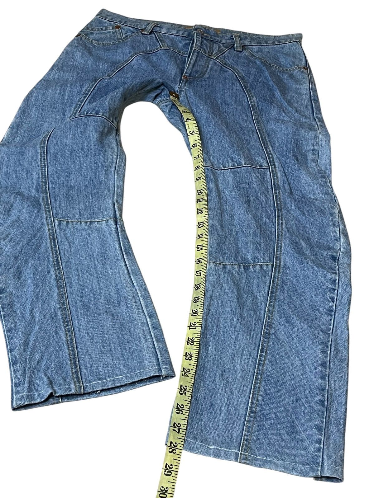 John Galliano JOHN GALLIANO MADE IN ITALY CURVE LEG JEANS Size US 31 - 14 Thumbnail