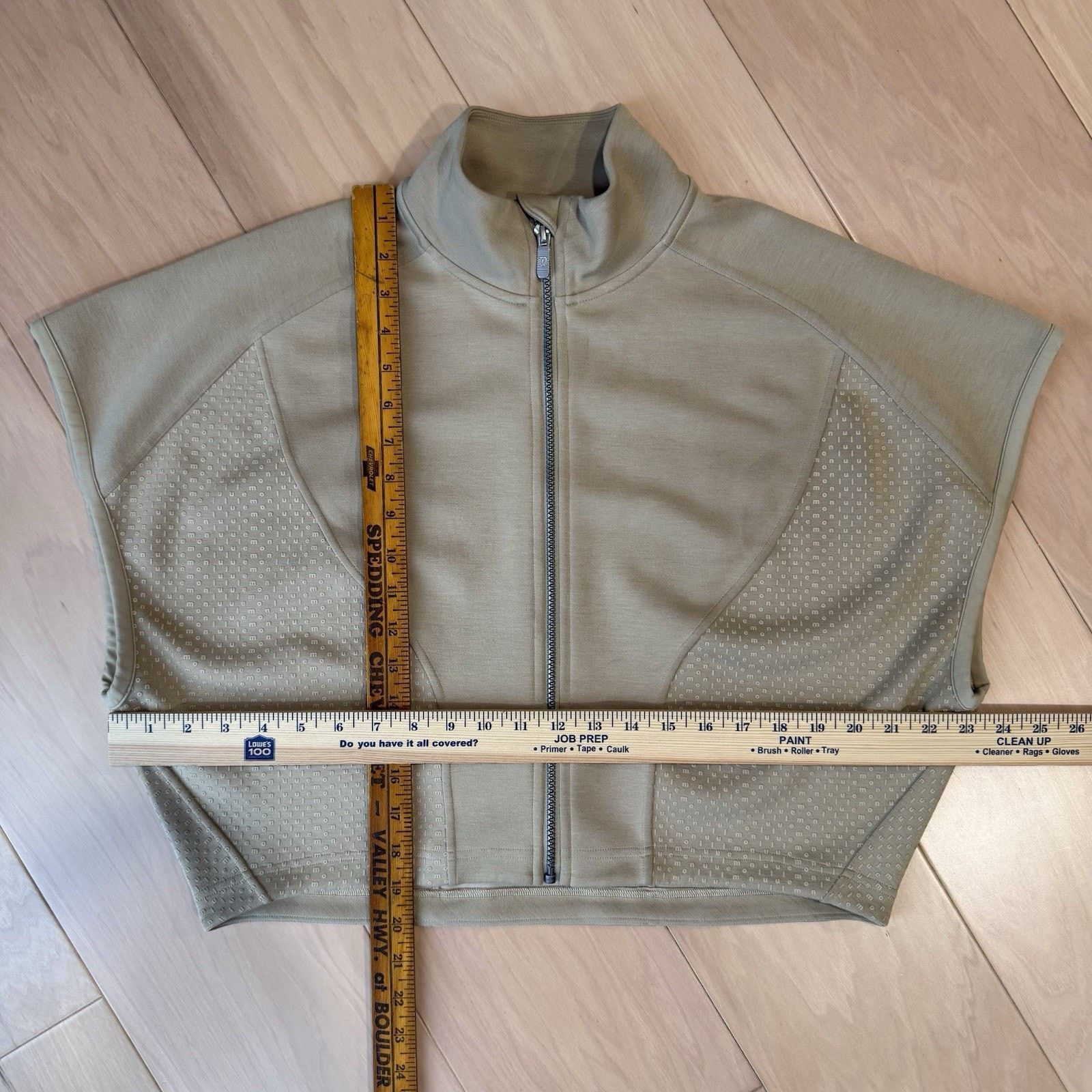Lululemon Lululemon Embossed Panel Vest 6 Khaki Full Zip Gorpcore Size M / US 6-8 / IT 42-44 - 3 Thumbnail