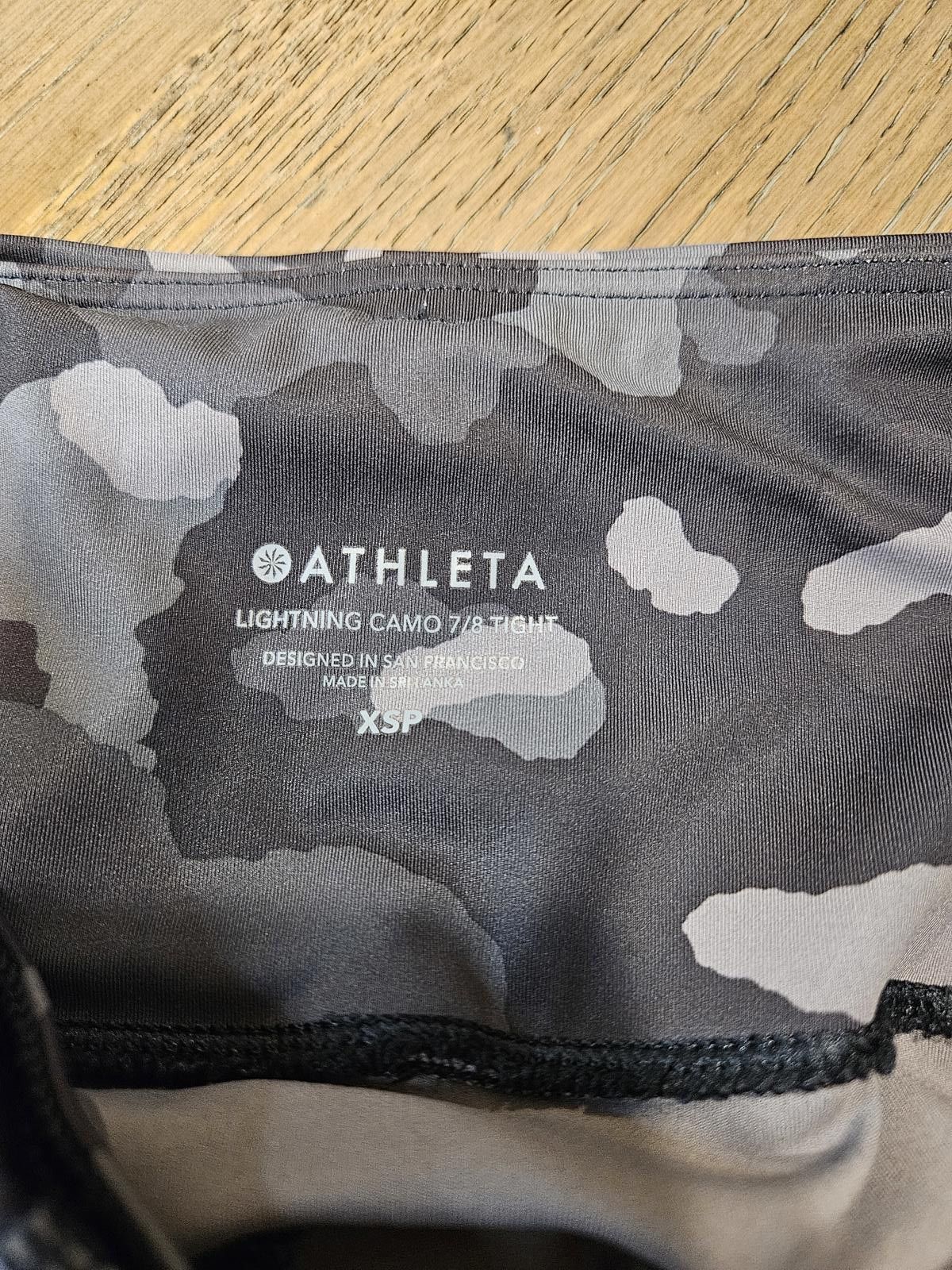 Designer Athleta Stylish Camouflage Workout Leggings #290 Size 26" / US 2 / IT 38 - 5 Thumbnail
