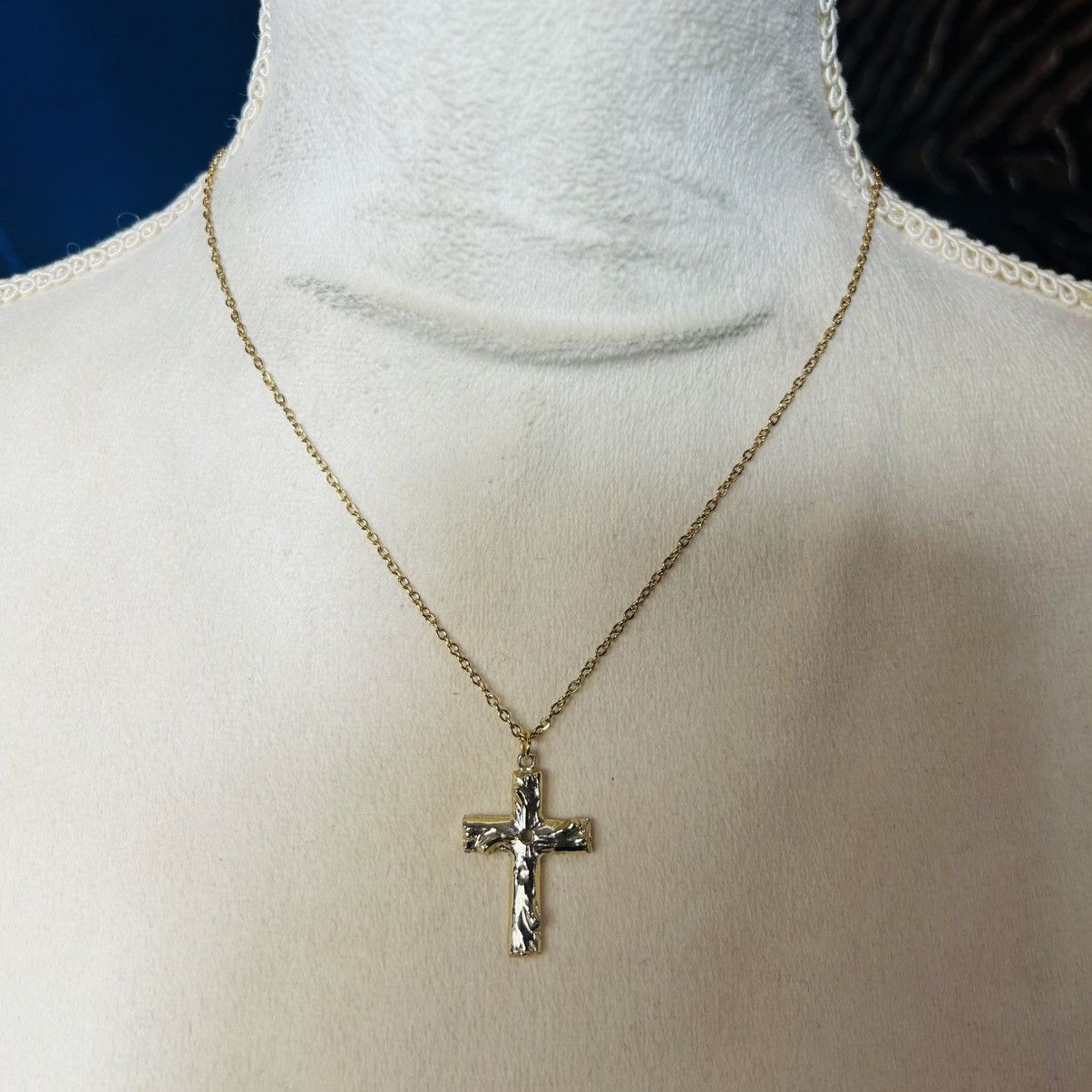 Handmade Vintage gold cross pendant on chain necklace Size ONE SIZE - 3 Thumbnail