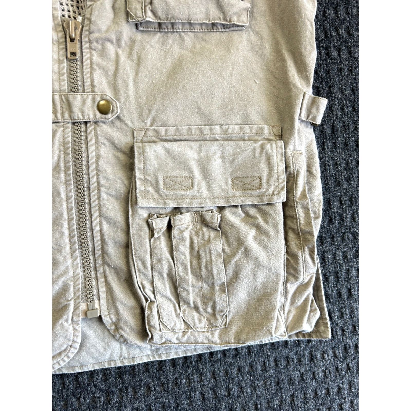 Banana Republic VINTAGE Banana Republic Safari Vest S Men Utility Vest Beige Cotton Canvas Windproof Pockets Outdoor Travel 1986 Safari Nature Fish 1980s Mens Size US S / EU 44-46 / 1 - 7 Thumbnail