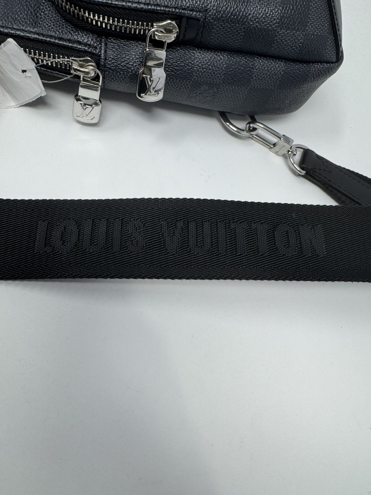 Louis Vuitton Louis Vuitton Avenue Sling Bag Wild Animals Damier Graphite Size ONE SIZE - 5 Thumbnail