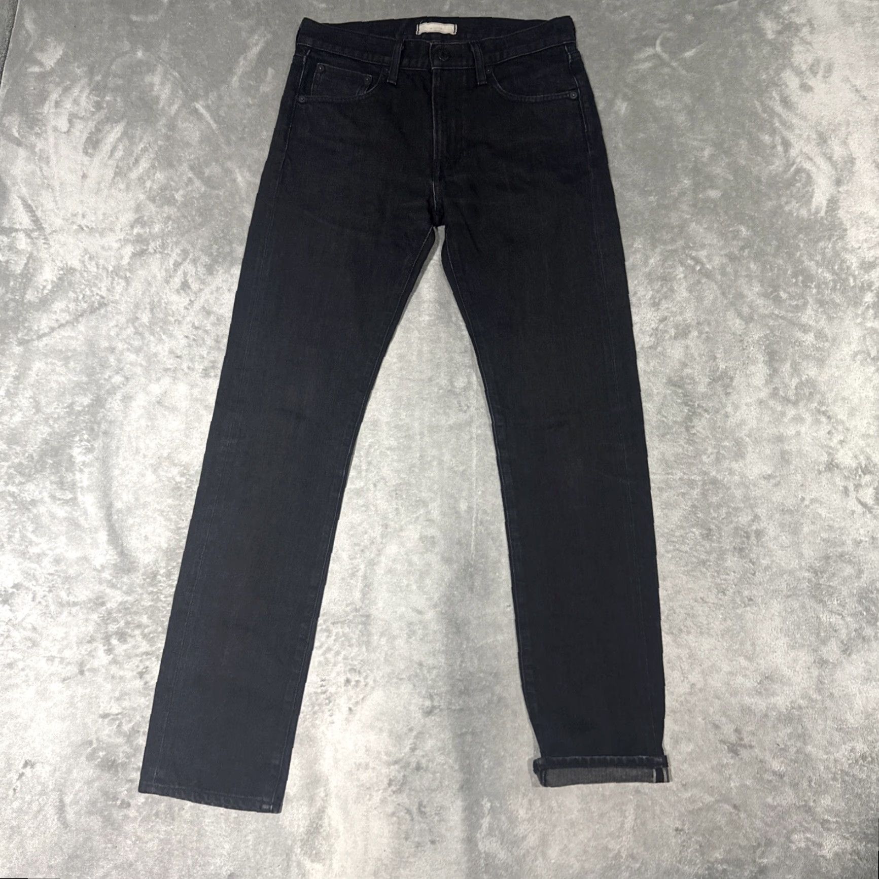 Uniqlo Uniqlo Jeans Mens 30 Black Selvedge Denim Slim Straight 30x32 City Pattern: Solid Pocket Design 5-Pocket Zip Closure Regular Size Type Mens Apparel Size US 30 / EU 46 - 2 Thumbnail