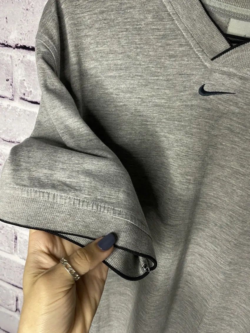 Nike MENS vintage Nike T-Shirt grey center logo size L Size US L / EU 52-54 / 3 - 4 Thumbnail