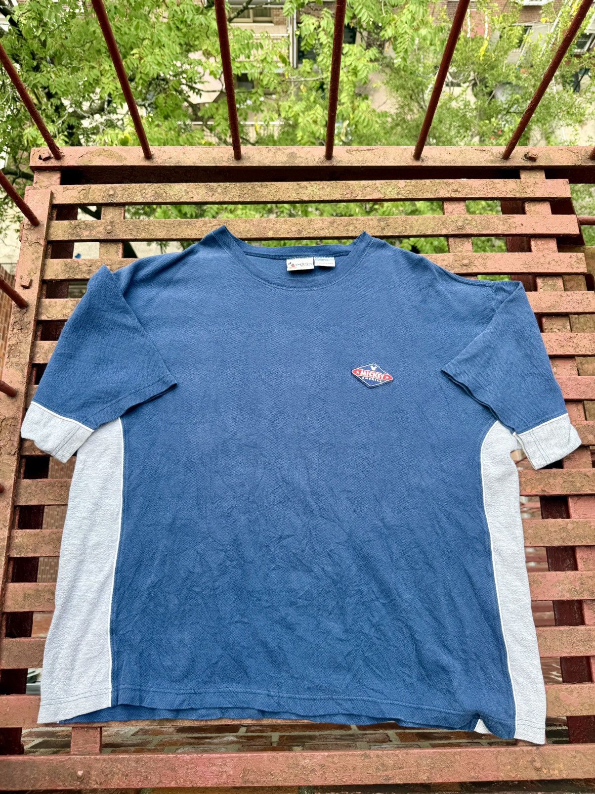 Disney MEN’S NAVY VINTAGE DISNEY TEE SHIRT Y2K Size US XL / EU 56 / 4 - 1 Thumbnail