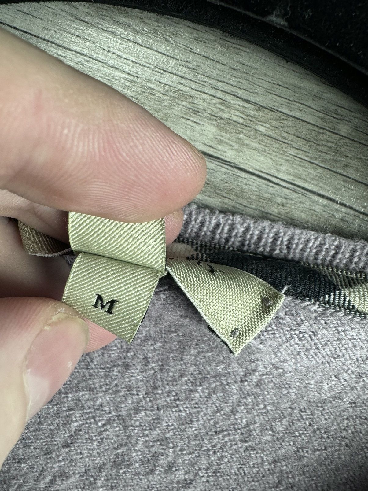 Burberry Vintage Women’s Burberry Sweater size s-m Size S / US 4 / IT 40 - 9 Thumbnail
