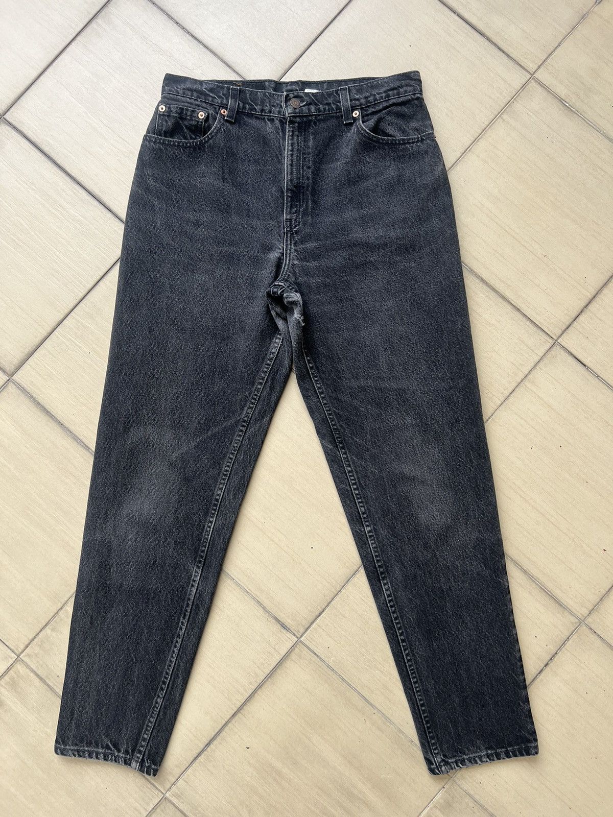 Levi's 1994 Levi’s 551 Relax Fit Tapered Leg Fade Black Denim Jeans Size US 32 / EU 48 - 1 Thumbnail