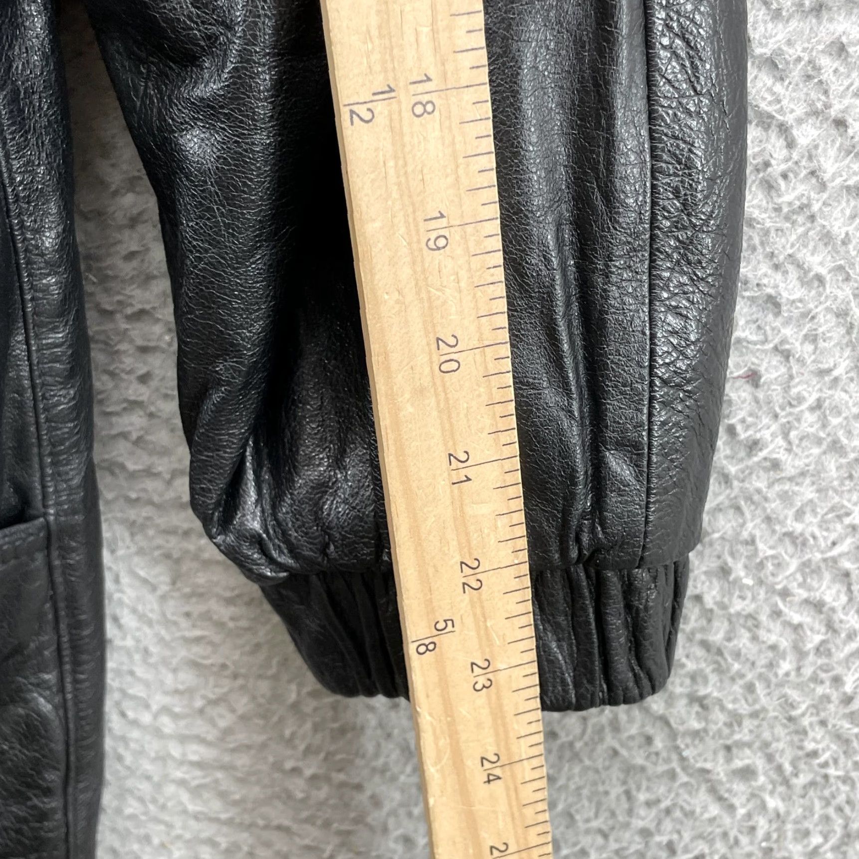 Vintage Jacqueline Ferrar 100% Leather Jacket Women L High Neck Insulated Avant-Garde Jacket Women L Black Quilted Zip Mid-Length Vintage Size L / US 10 / IT 46 - 7 Thumbnail