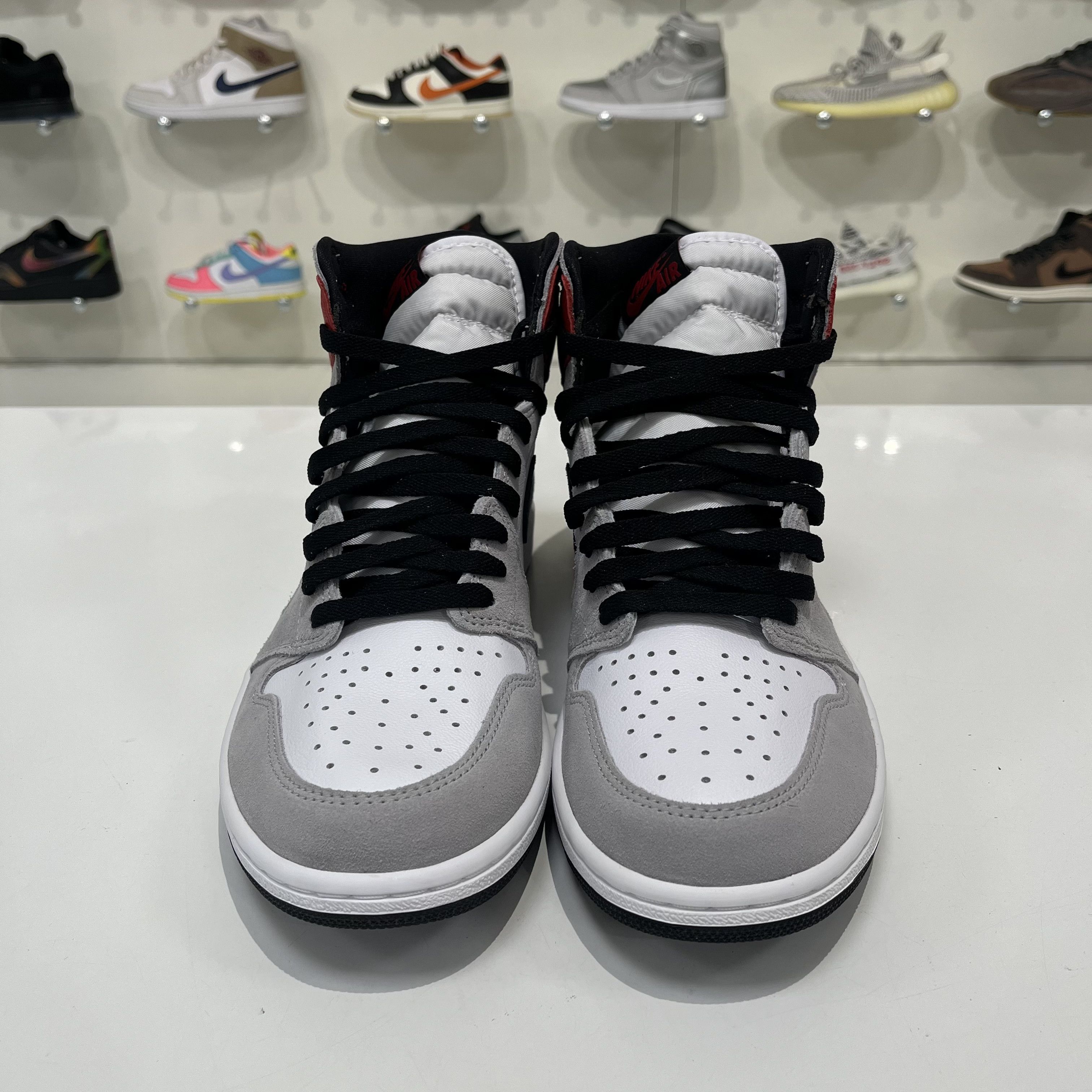 Nike Air Jordan 1 Retro High Light Smoke Grey Size US 10.5 / EU 43-44 - 5 Thumbnail